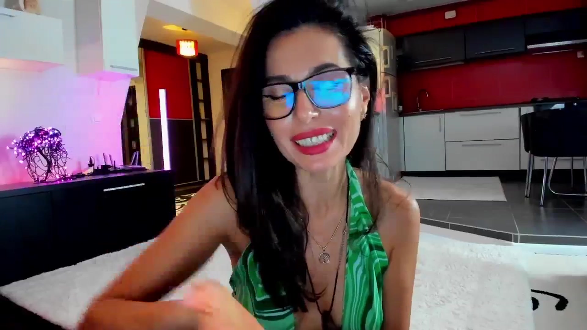 Gallery image thumbnail from SmileyTinaa's myfreecams stream on, 11/14/2025, 24:03 image 16 of 20