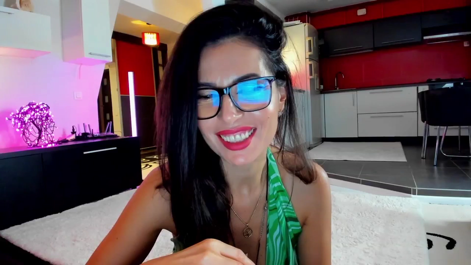 Gallery image thumbnail from SmileyTinaa's myfreecams stream on, 11/14/2025, 24:03 image 15 of 20