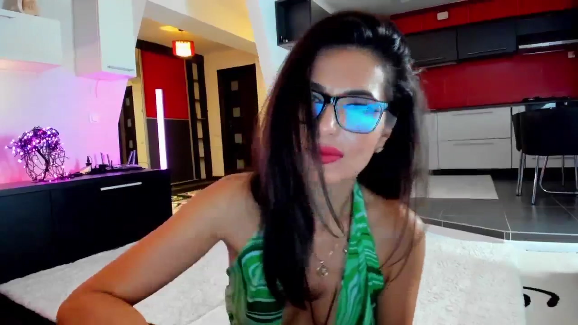 Gallery image thumbnail from SmileyTinaa's myfreecams stream on, 11/14/2025, 24:03 image 18 of 20