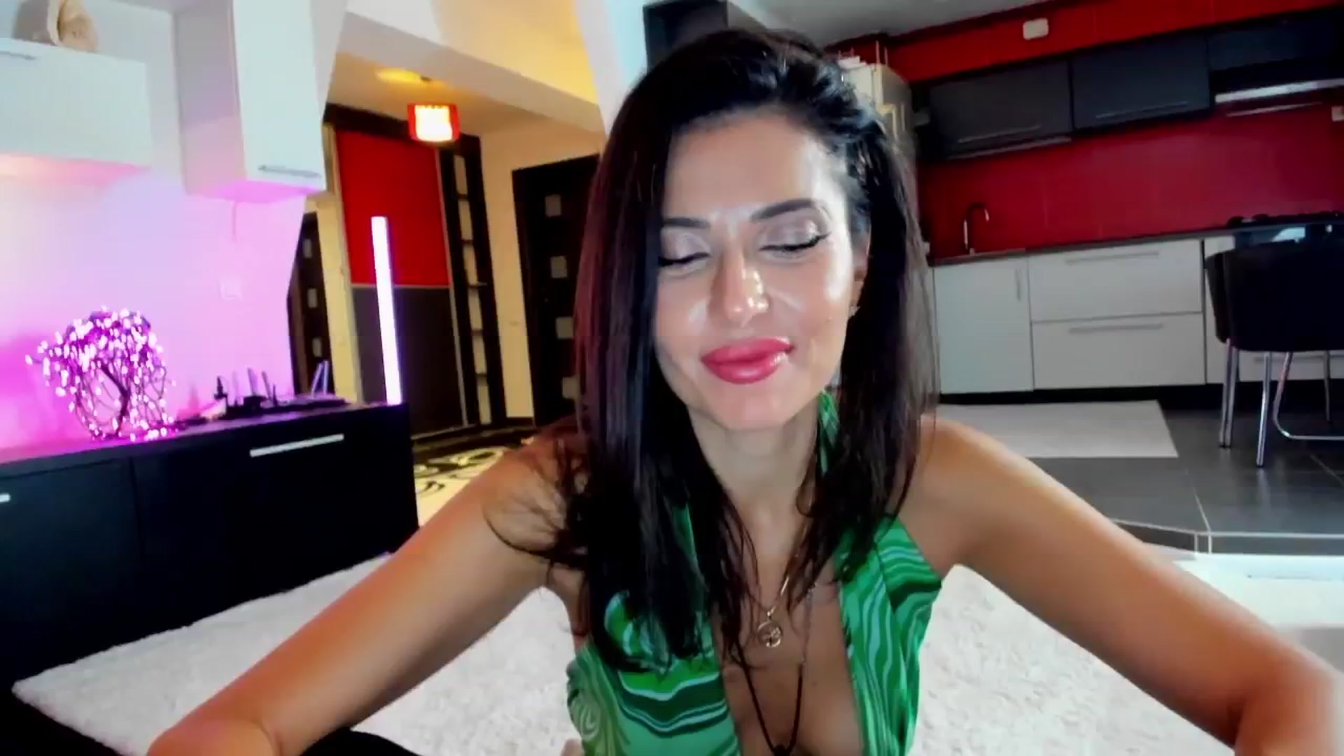 Gallery image thumbnail from SmileyTinaa's myfreecams stream on, 11/14/2025, 01:39 image 1 of 20