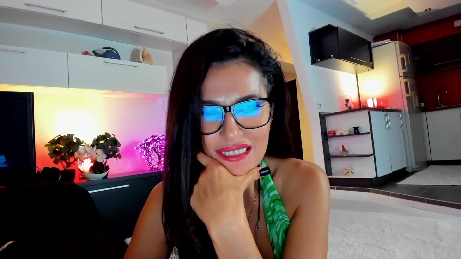 Gallery image thumbnail from SmileyTinaa's myfreecams stream on, 11/14/2025, 01:39 image 18 of 20
