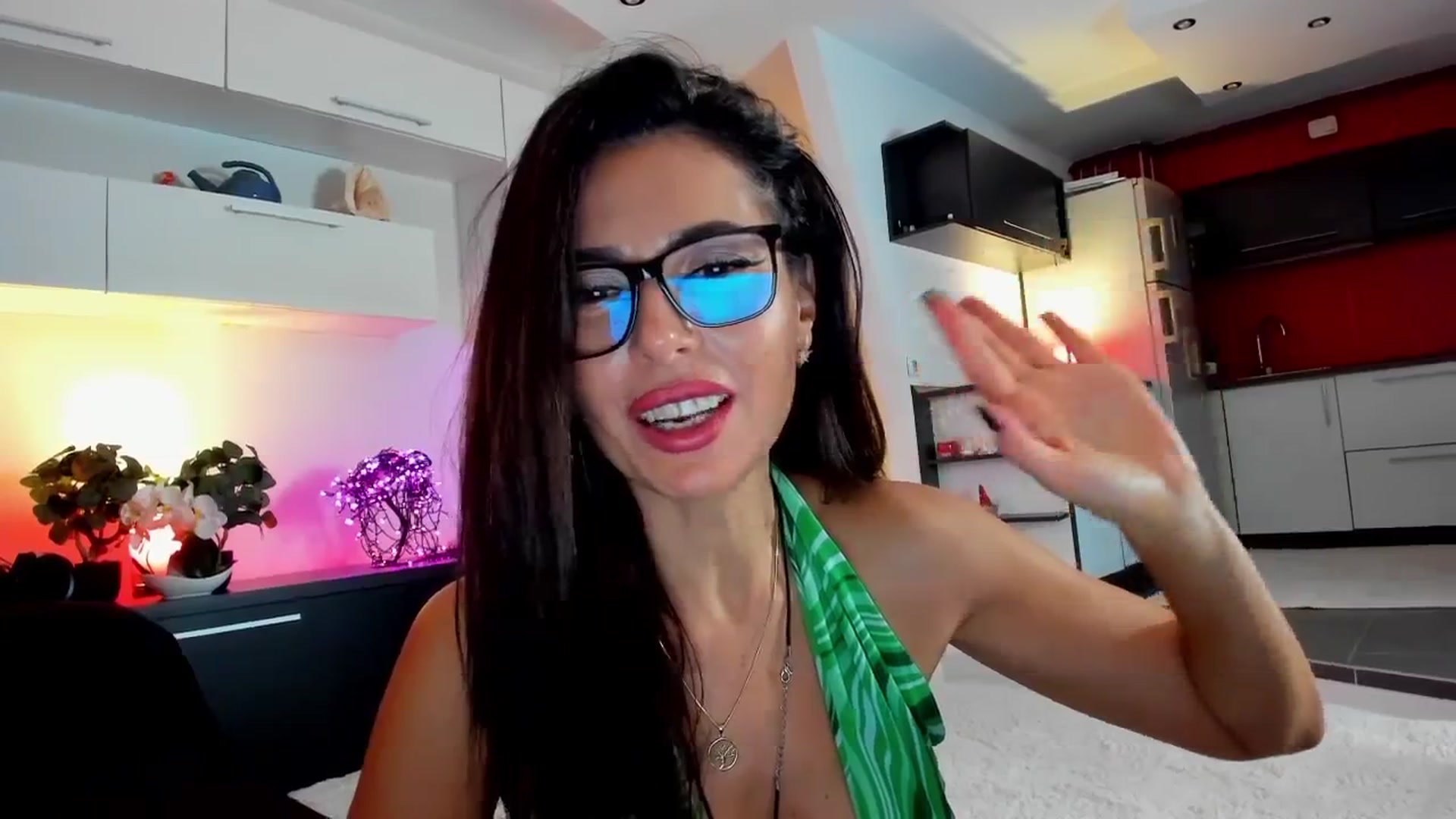 Gallery image thumbnail from SmileyTinaa's myfreecams stream on, 11/14/2025, 01:39 image 16 of 20