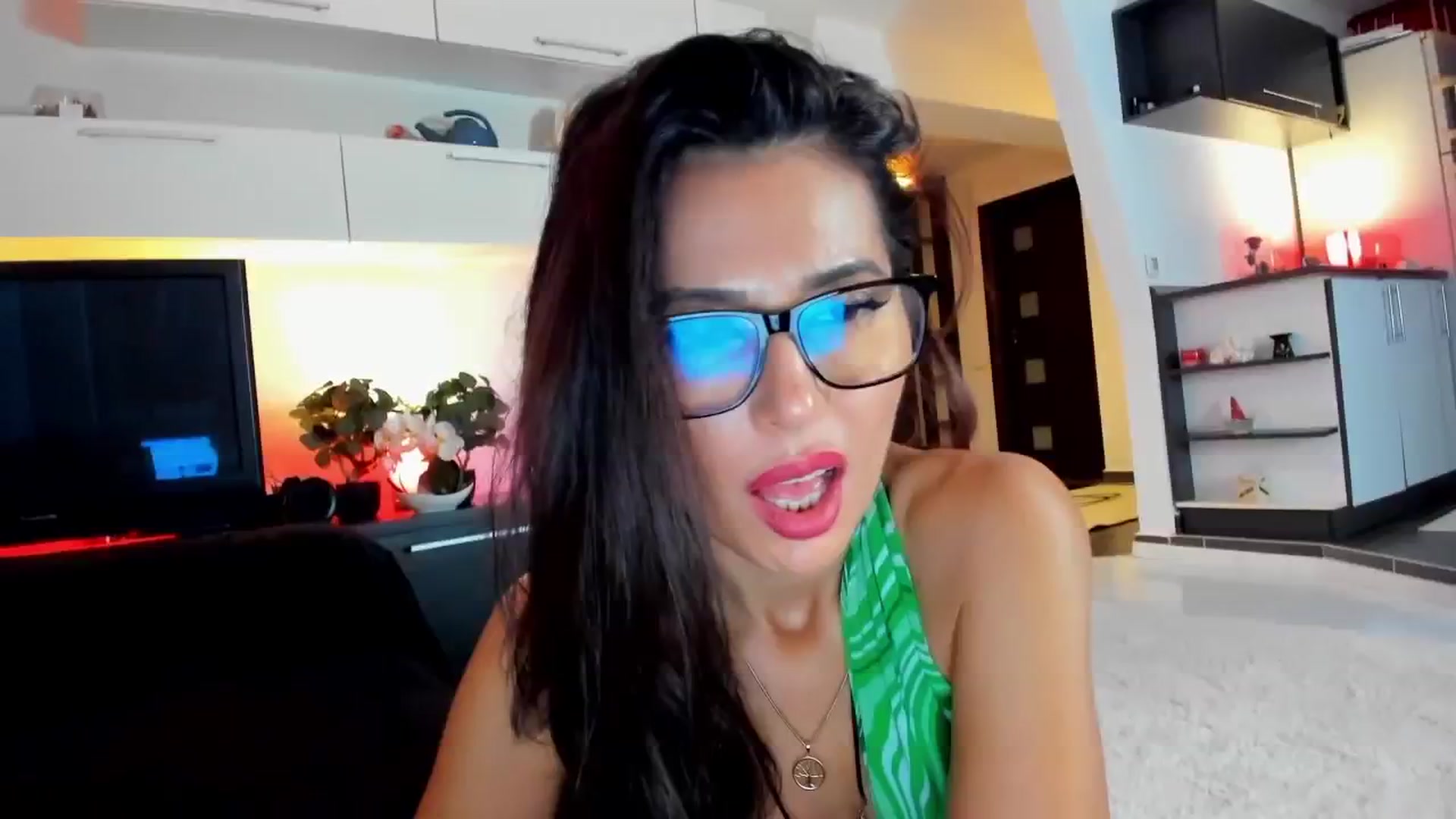 Gallery image thumbnail from SmileyTinaa's myfreecams stream on, 11/14/2025, 02:27 image 4 of 20