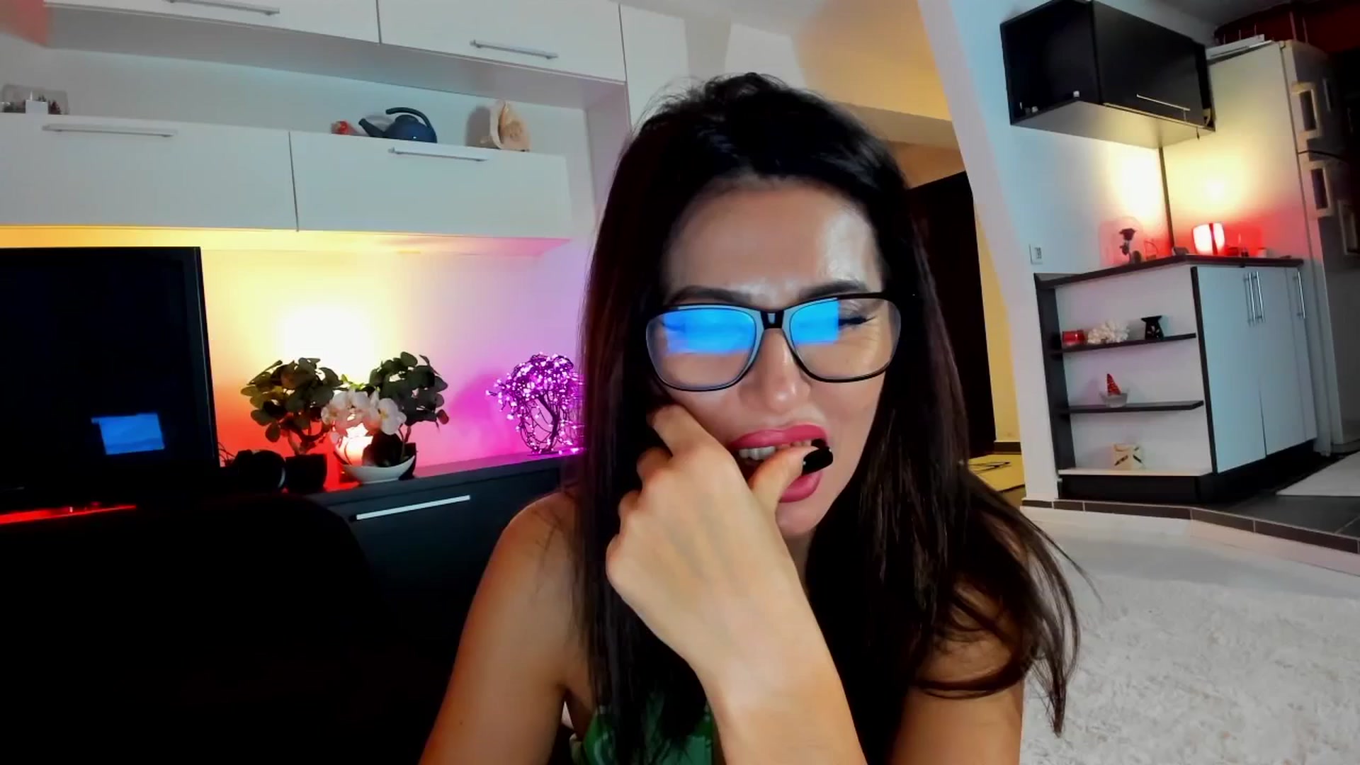 Gallery image thumbnail from SmileyTinaa's myfreecams stream on, 11/14/2025, 02:27 image 17 of 20