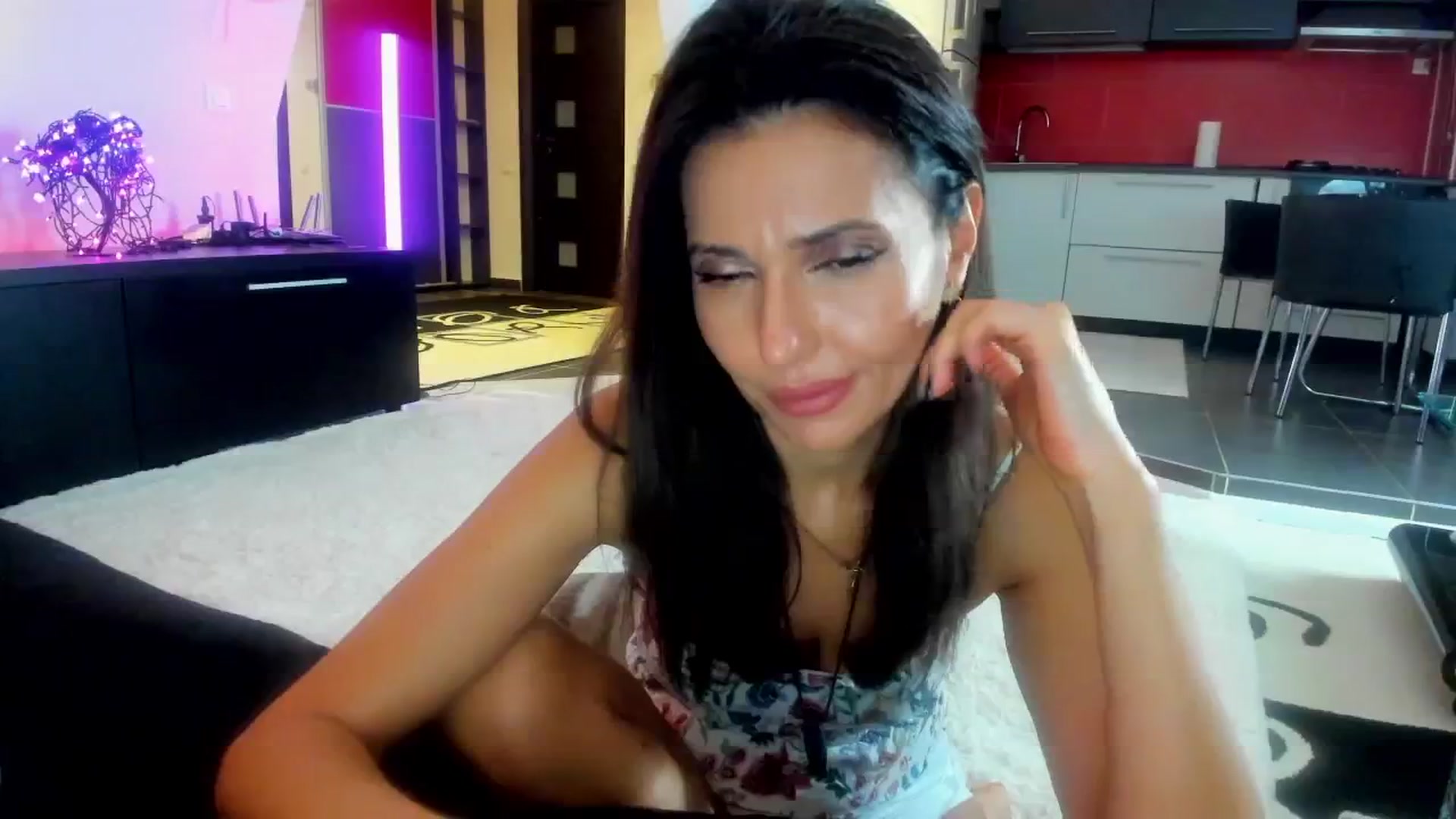 Gallery image thumbnail from SmileyTinaa's myfreecams stream on, 11/15/2025, 02:01 image 10 of 20