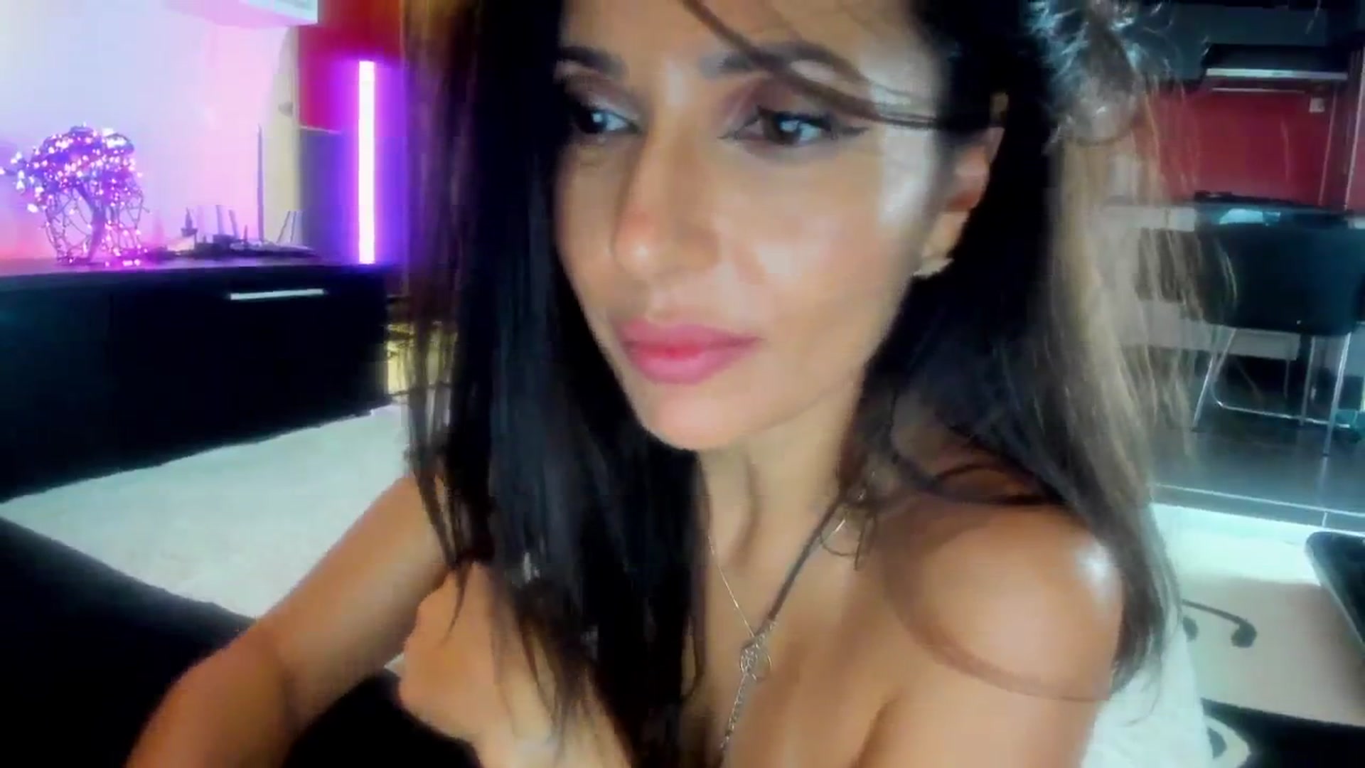 Gallery image thumbnail from SmileyTinaa's myfreecams stream on, 11/15/2025, 04:34 image 13 of 20
