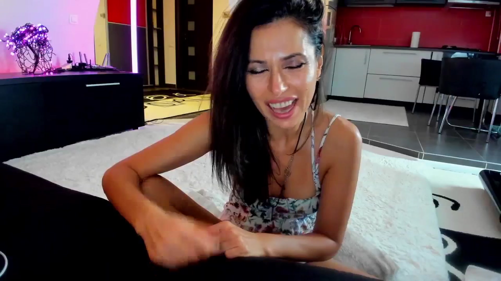 Gallery image thumbnail from SmileyTinaa's myfreecams stream on, 11/15/2025, 06:53 image 19 of 20