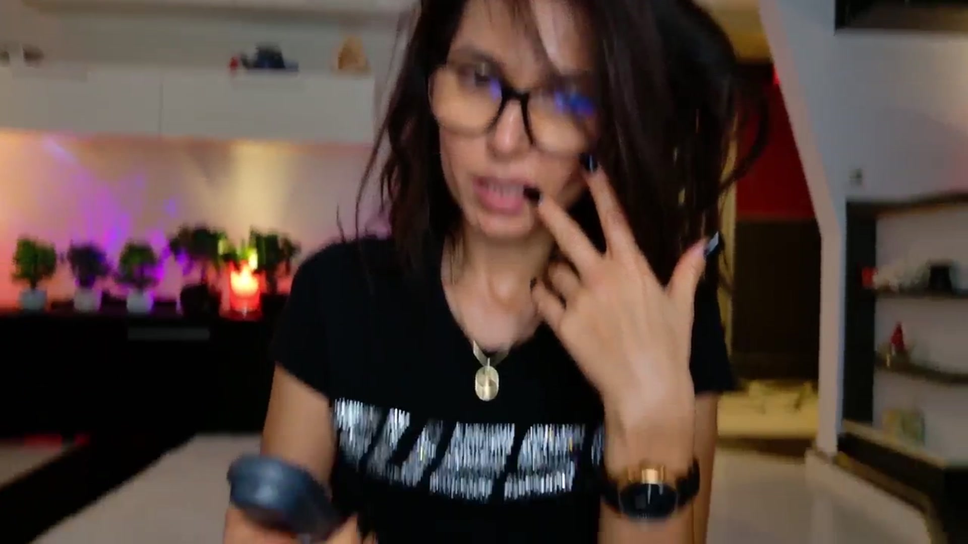 Gallery image thumbnail from SmileyTinaa's myfreecams stream on, 11/17/2025, 22:07 image 6 of 20