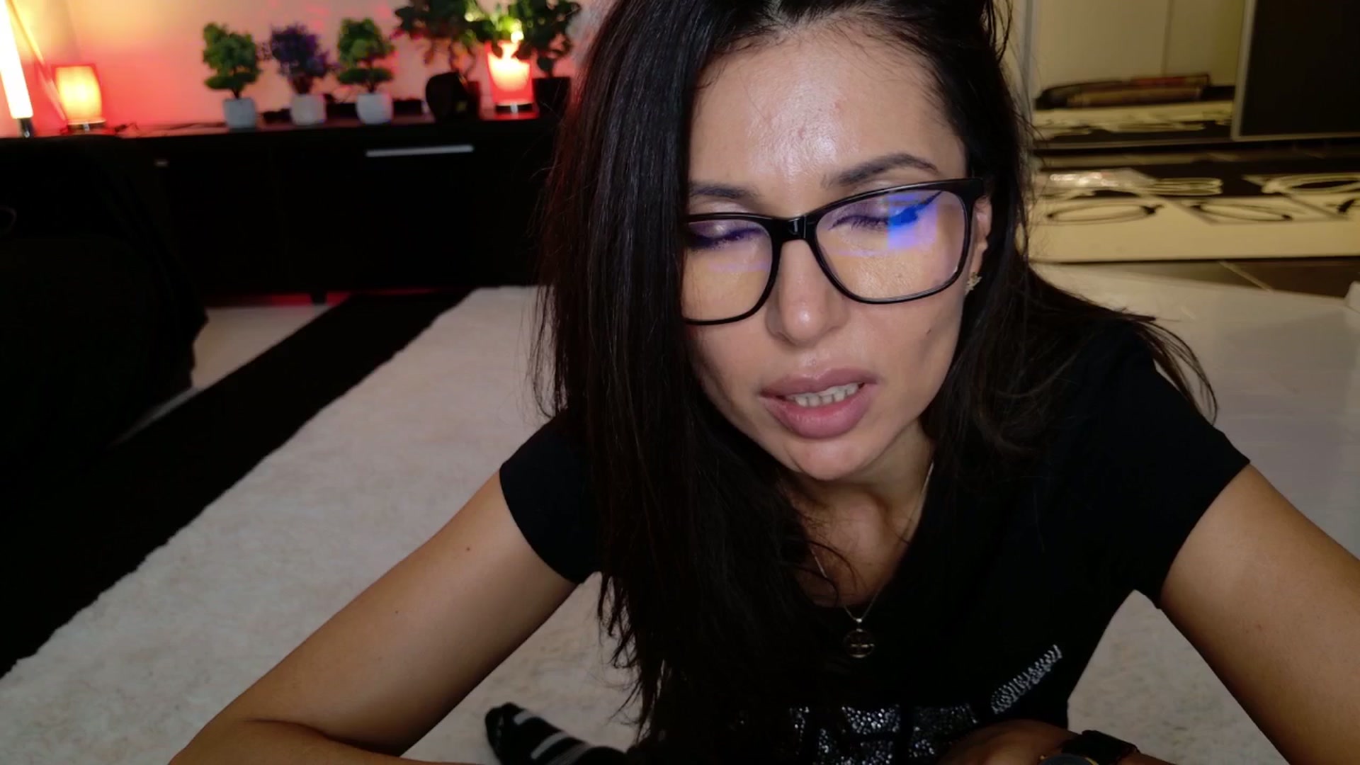 Gallery image thumbnail from SmileyTinaa's myfreecams stream on, 11/17/2025, 22:07 image 17 of 20