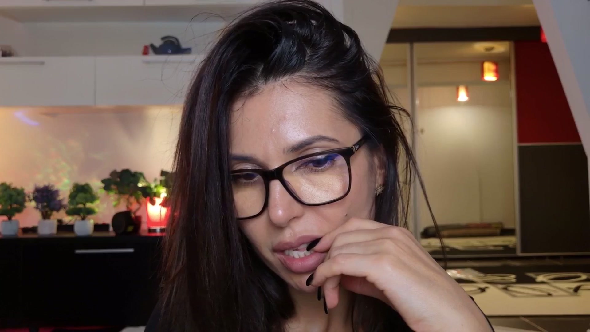 Gallery image thumbnail from SmileyTinaa's myfreecams stream on, 11/17/2025, 22:07 image 10 of 20