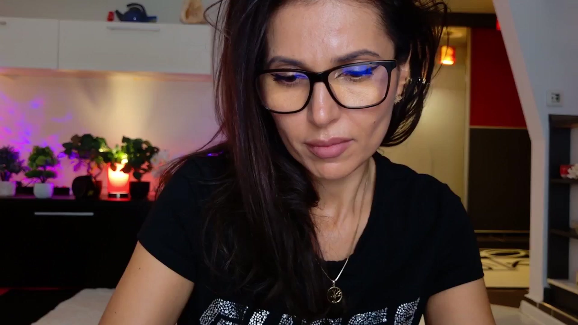 Gallery image thumbnail from SmileyTinaa's myfreecams stream on, 11/17/2025, 22:07 image 3 of 20