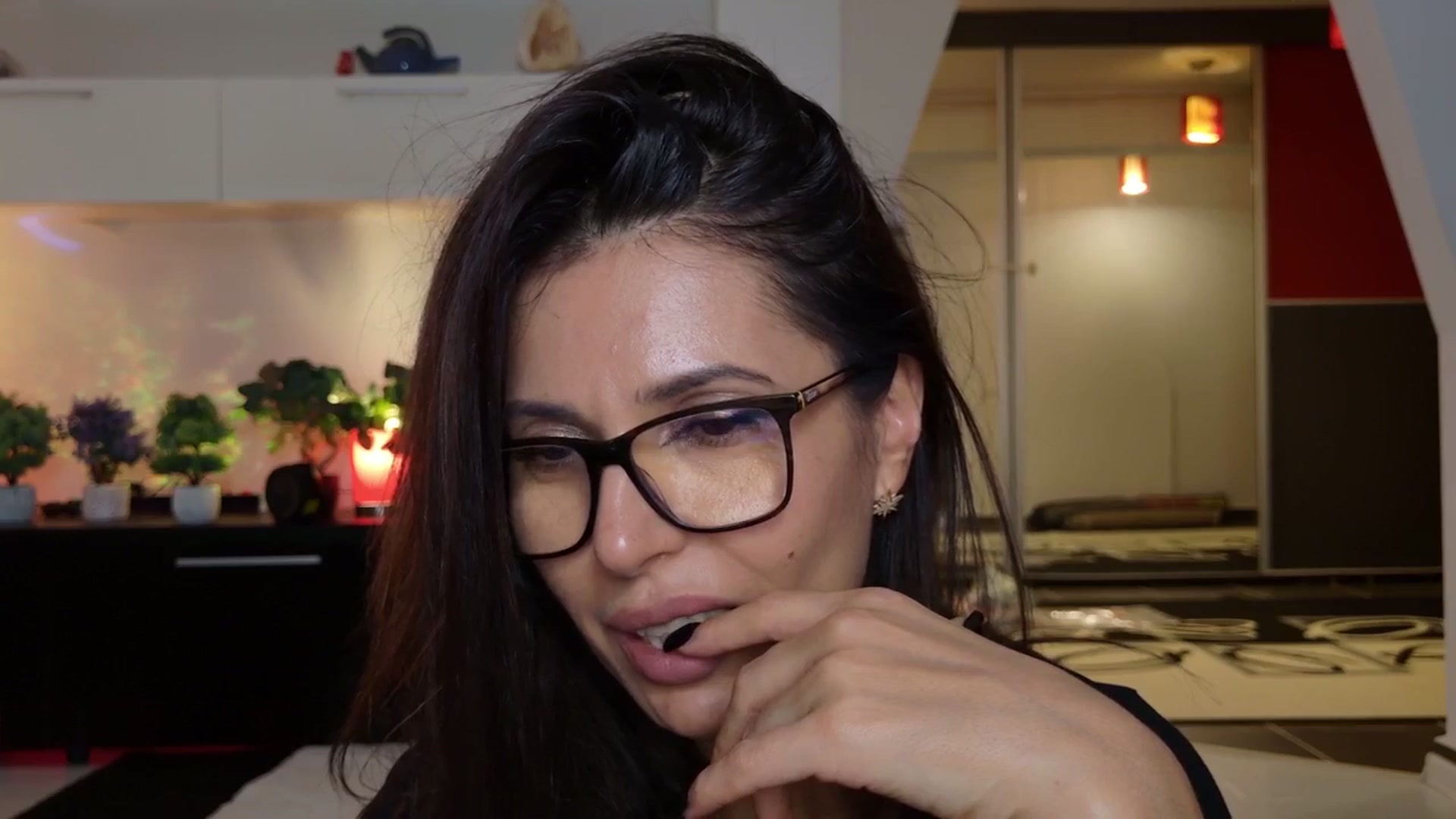 Gallery image thumbnail from SmileyTinaa's myfreecams stream on, 11/17/2025, 22:07 image 11 of 20