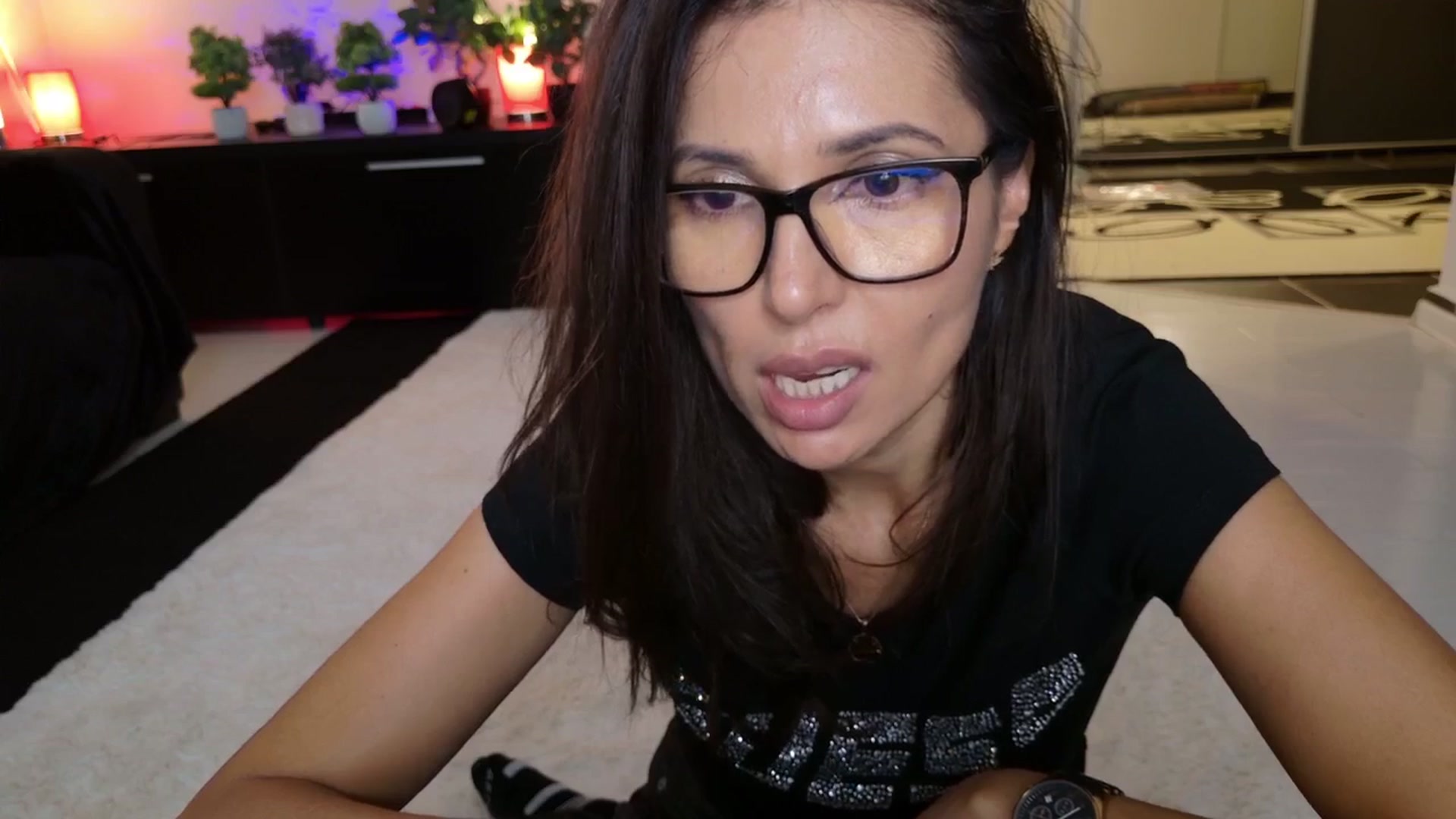 Gallery image thumbnail from SmileyTinaa's myfreecams stream on, 11/17/2025, 22:07 image 12 of 20