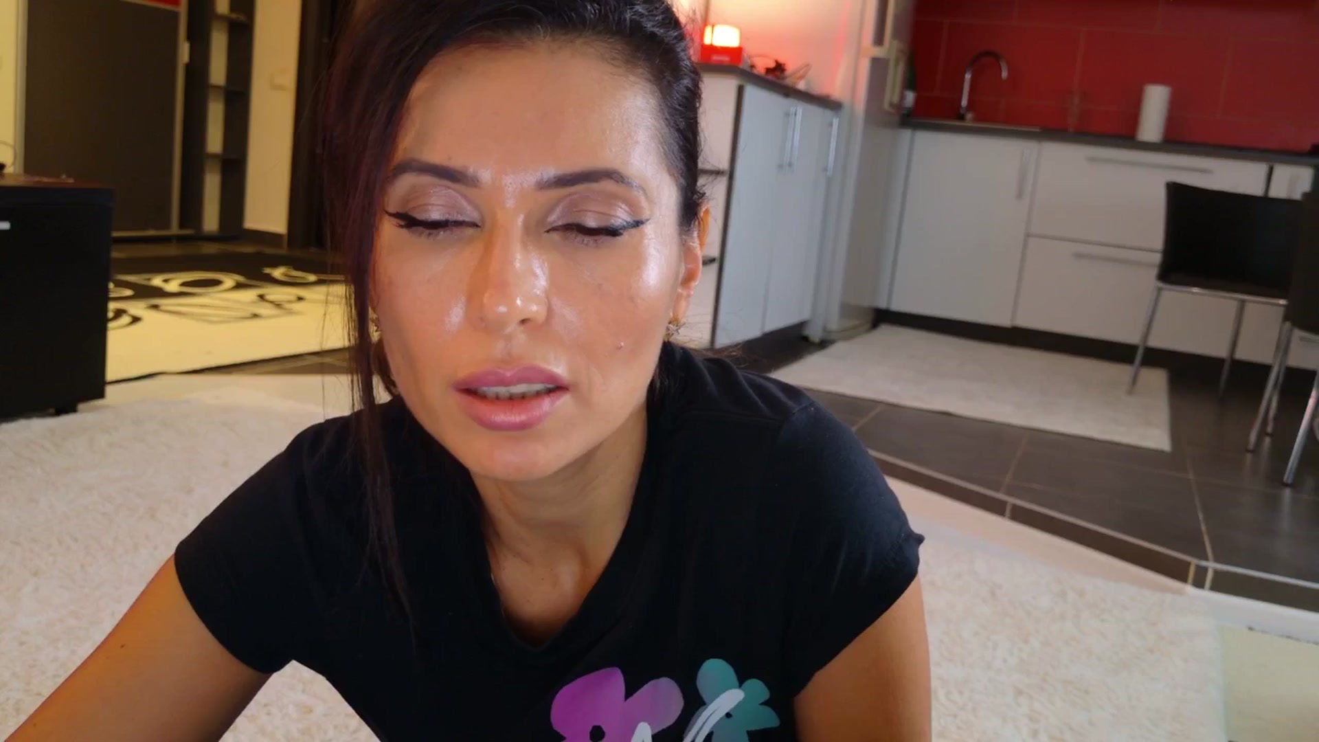 Gallery image thumbnail from SmileyTinaa's myfreecams stream on, 11/18/2025, 21:22 image 17 of 20