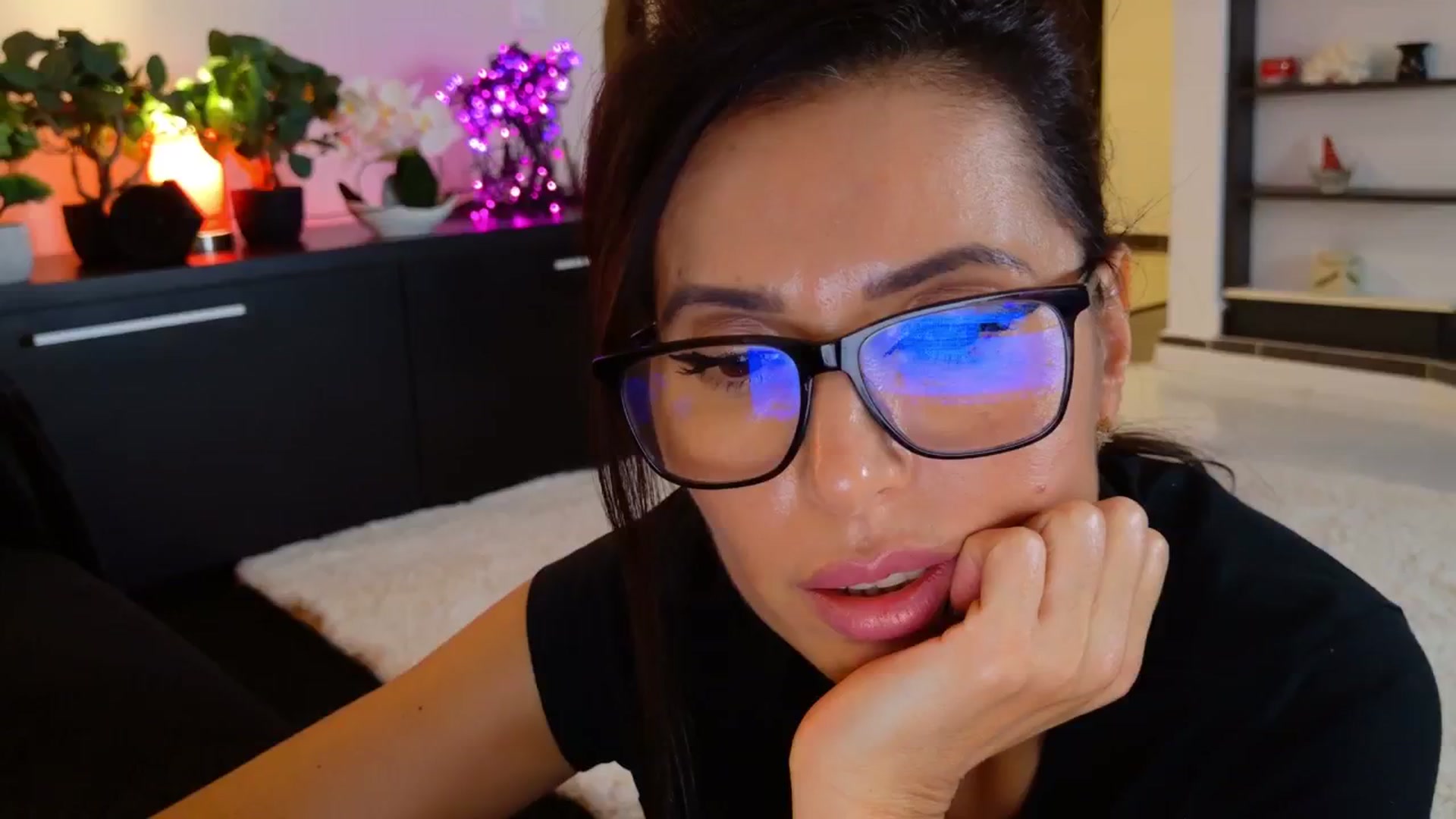 Gallery image thumbnail from SmileyTinaa's myfreecams stream on, 11/18/2025, 21:22 image 13 of 20
