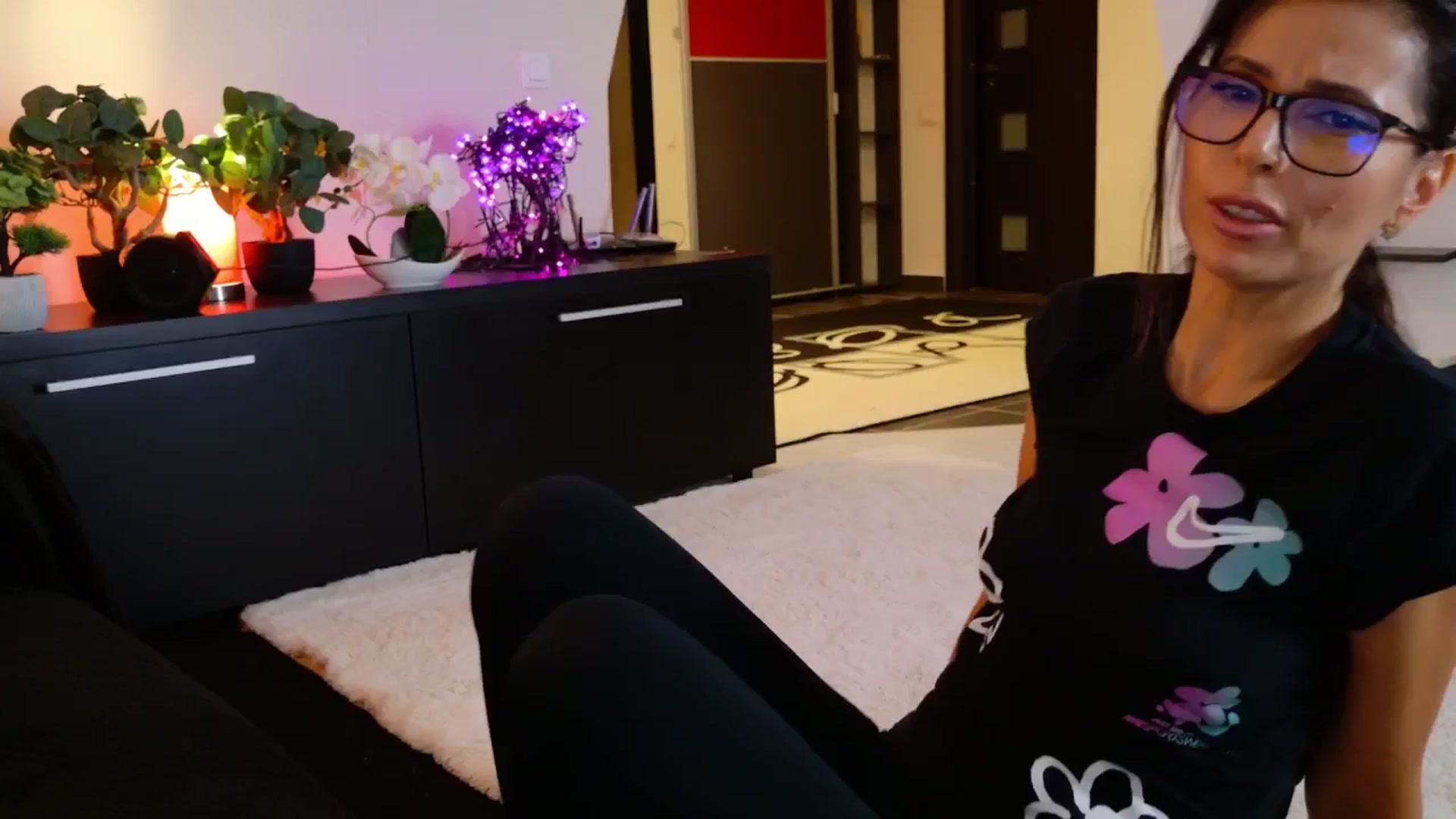 Gallery image thumbnail from SmileyTinaa's myfreecams stream on, 11/18/2025, 21:22 image 14 of 20