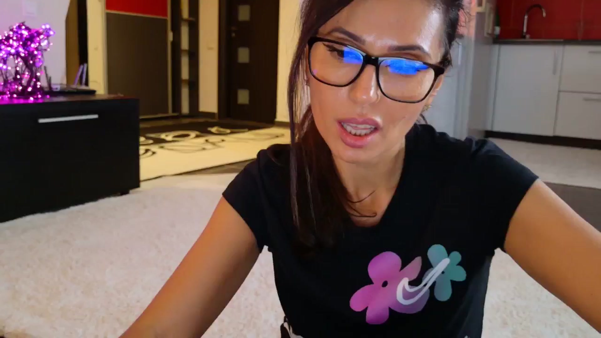 Gallery image thumbnail from SmileyTinaa's myfreecams stream on, 11/18/2025, 22:50 image 17 of 20