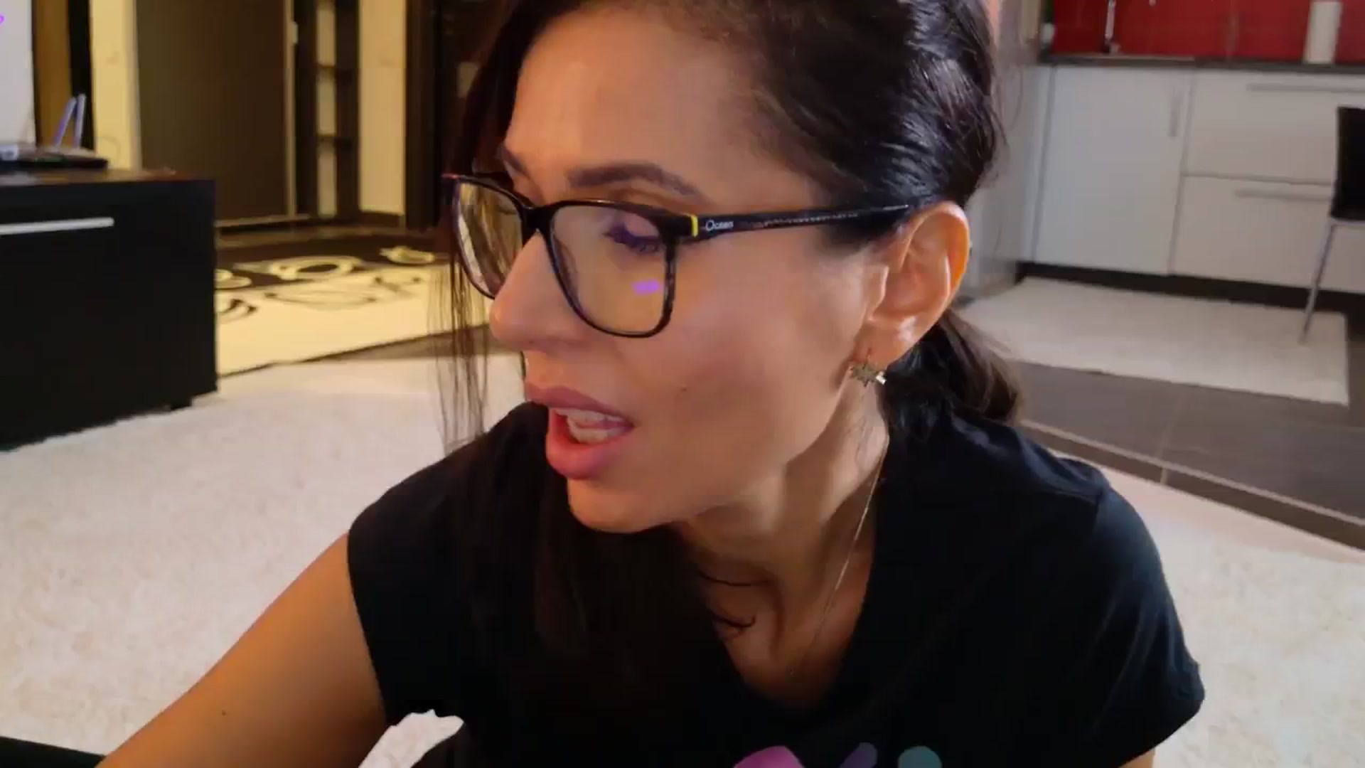 Gallery image thumbnail from SmileyTinaa's myfreecams stream on, 11/18/2025, 22:50 image 9 of 20