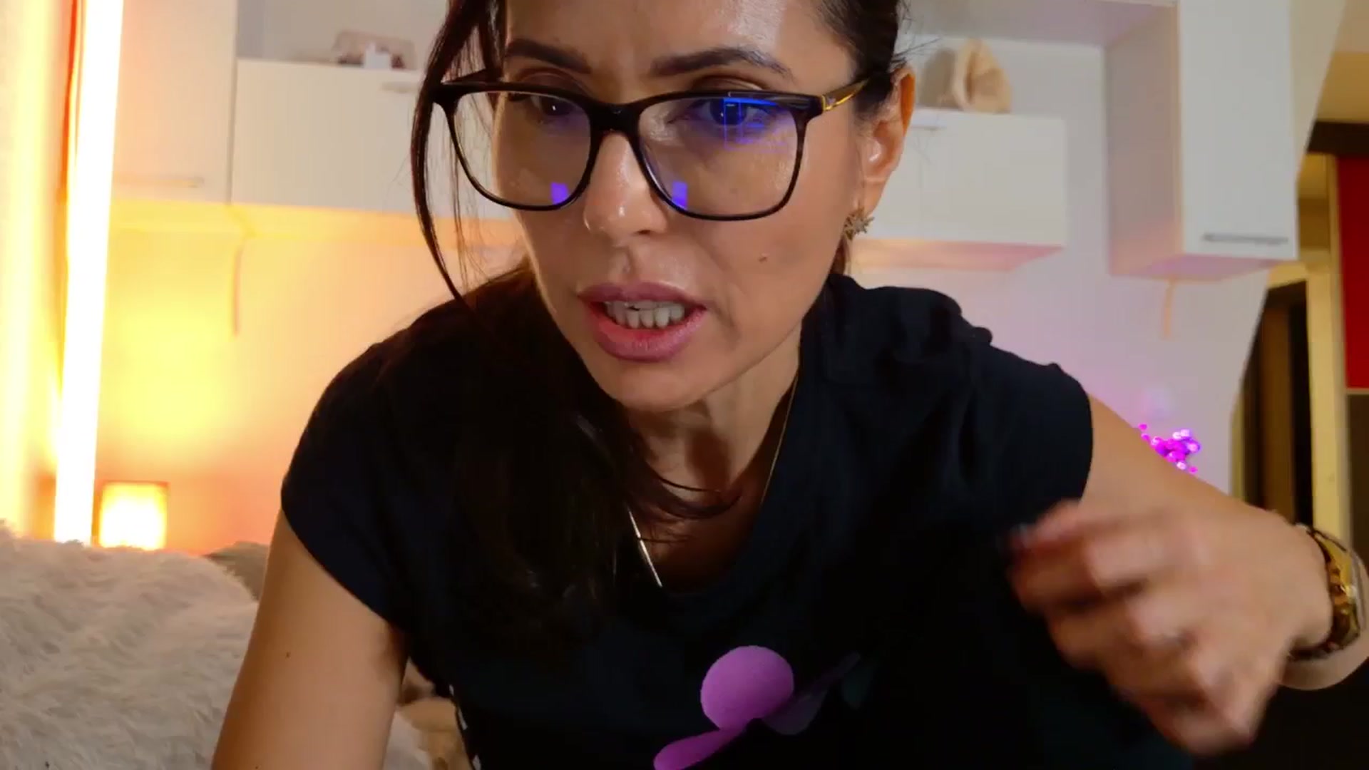 Gallery image thumbnail from SmileyTinaa's myfreecams stream on, 11/18/2025, 22:50 image 2 of 20