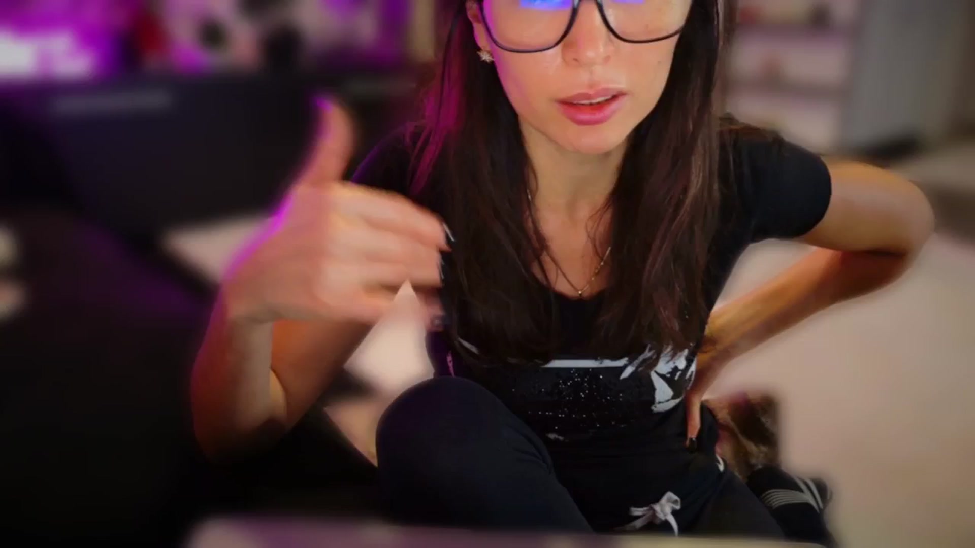 Gallery image thumbnail from SmileyTinaa's myfreecams stream on, 11/21/2025, 18:42 image 15 of 20