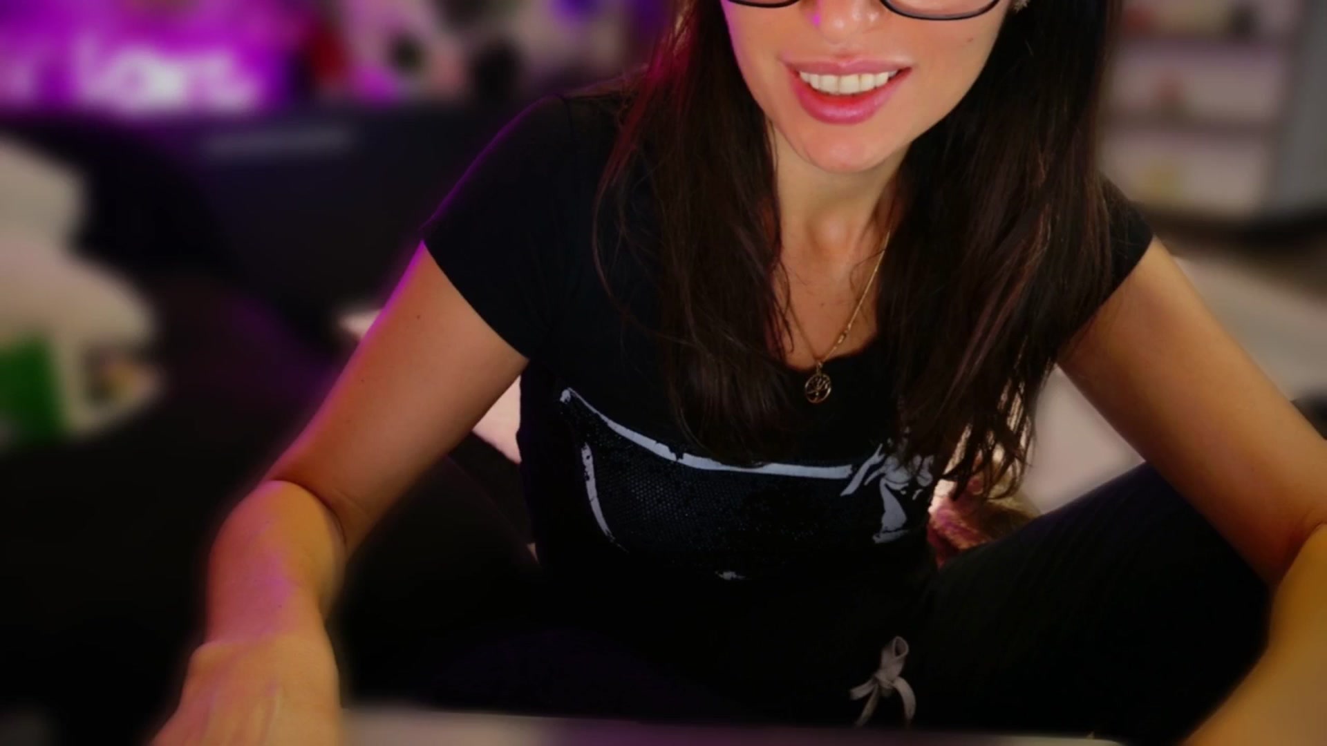 Gallery image thumbnail from SmileyTinaa's myfreecams stream on, 11/21/2025, 18:42 image 9 of 20