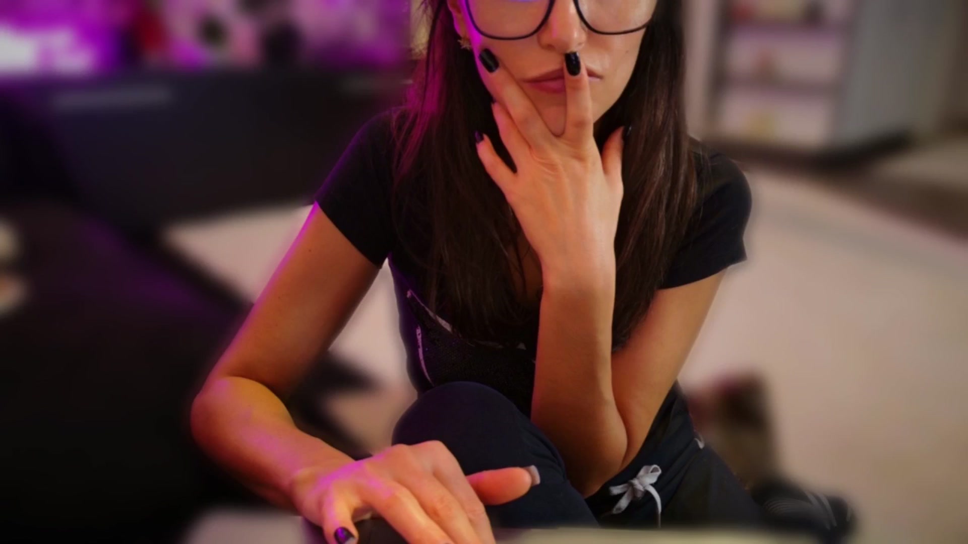 Gallery image thumbnail from SmileyTinaa's myfreecams stream on, 11/21/2025, 18:42 image 19 of 20