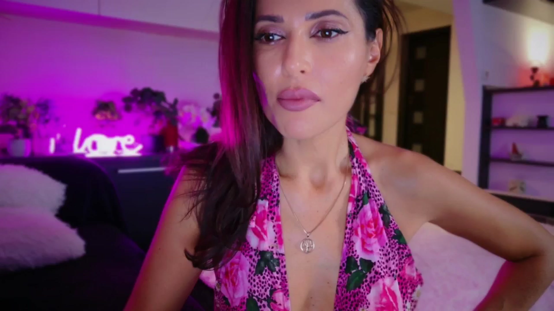 Gallery image thumbnail from SmileyTinaa's myfreecams stream on, 11/22/2025, 24:06 image 13 of 20