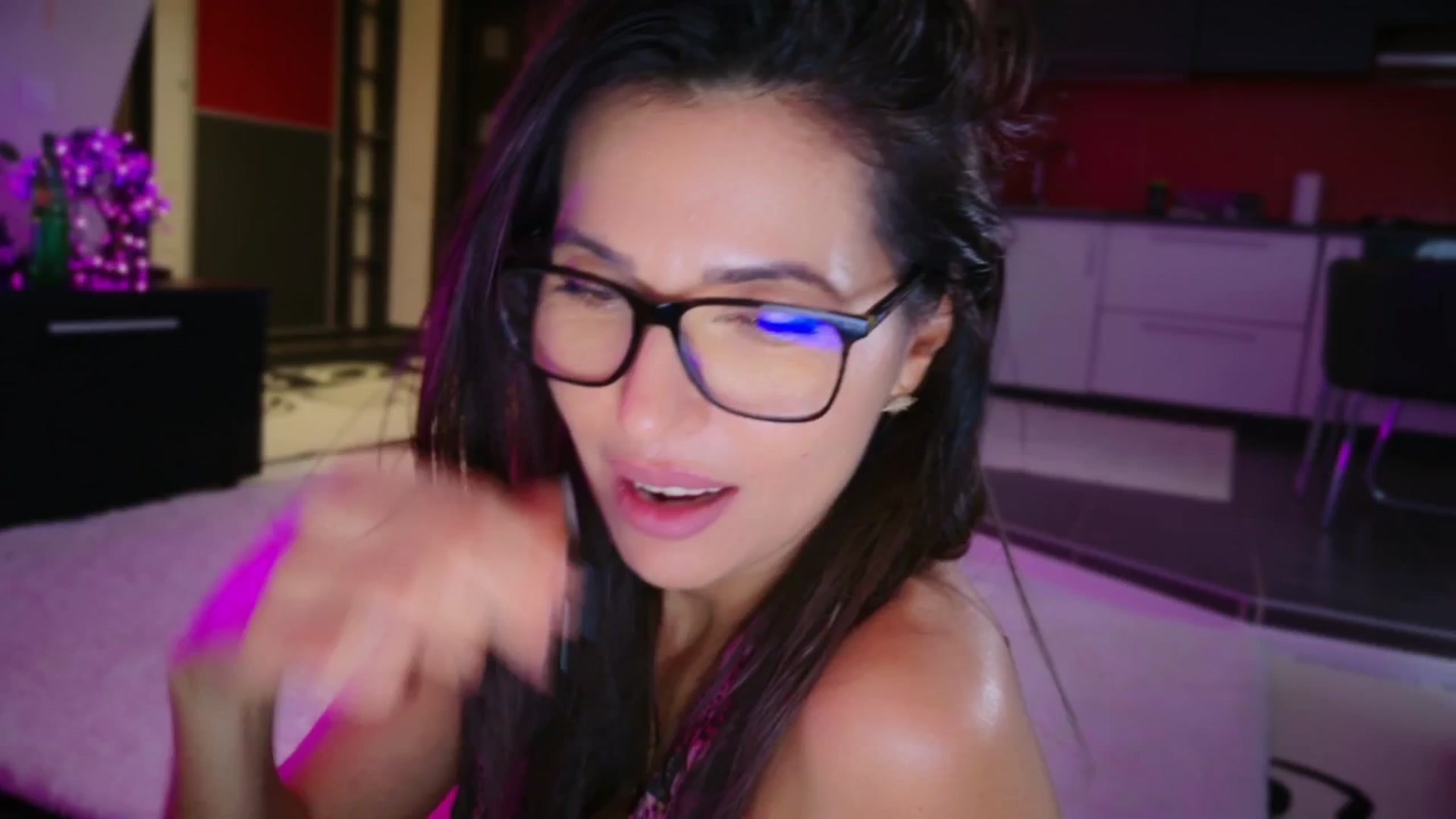 Gallery image thumbnail from SmileyTinaa's myfreecams stream on, 11/22/2025, 06:40 image 18 of 20