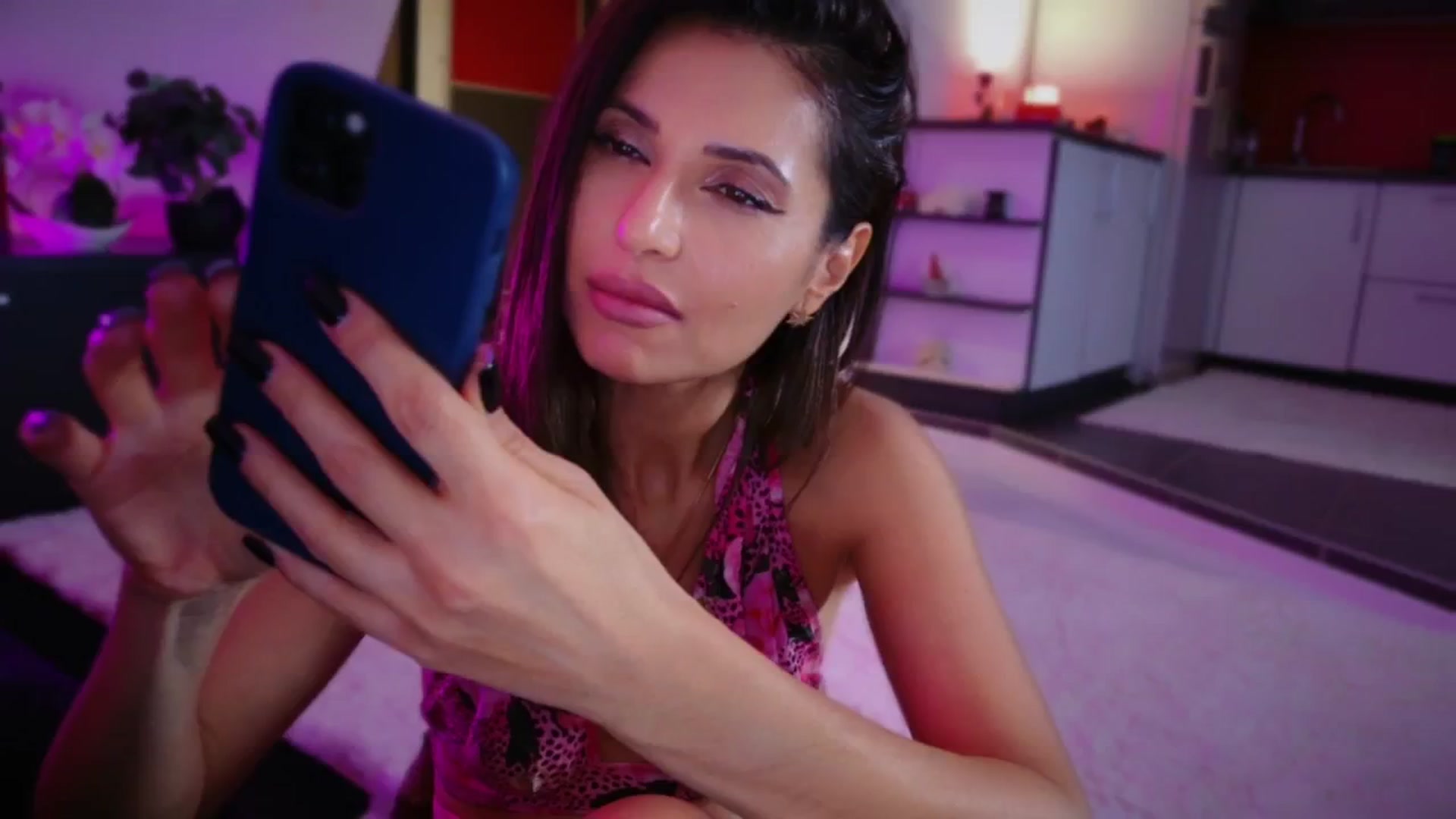 Gallery image thumbnail from SmileyTinaa's myfreecams stream on, 11/22/2025, 06:40 image 10 of 20