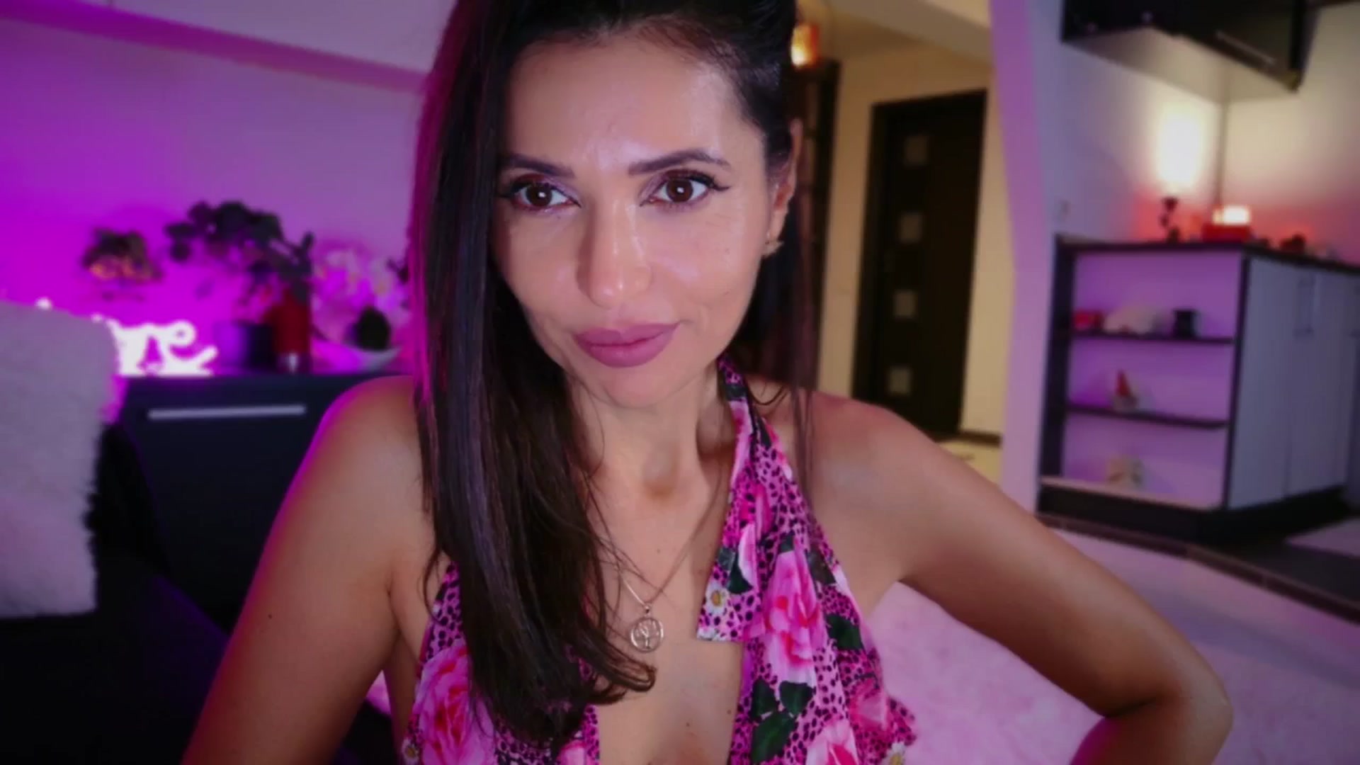 Gallery image thumbnail from SmileyTinaa's myfreecams stream on, 11/22/2025, 06:40 image 4 of 20