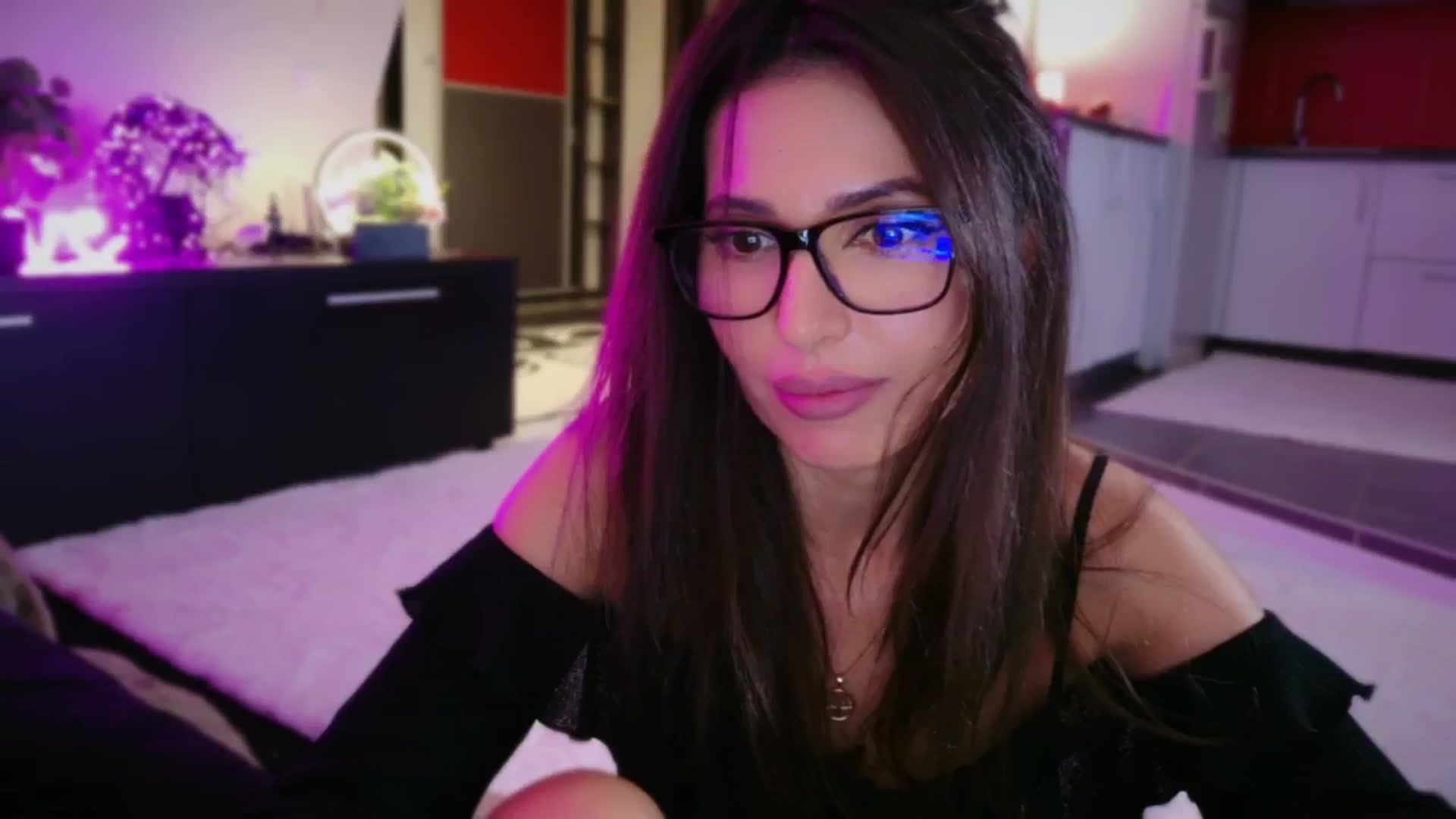 Gallery image thumbnail from SmileyTinaa's myfreecams stream on, 11/29/2025, 01:48 image 20 of 20