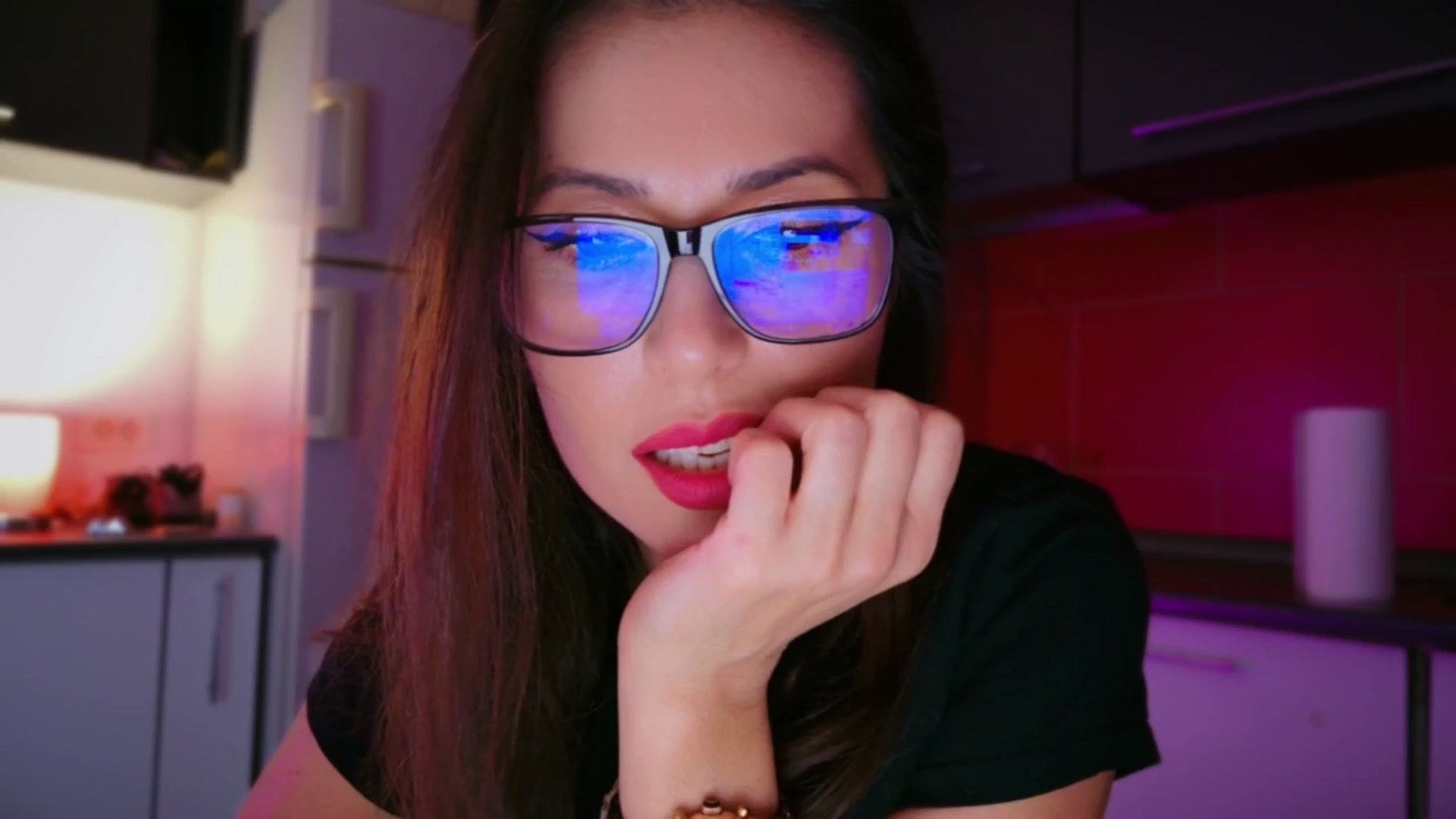 Gallery image thumbnail from SmileyTinaa's myfreecams stream on, 12/04/2025, 12:06 image 14 of 20