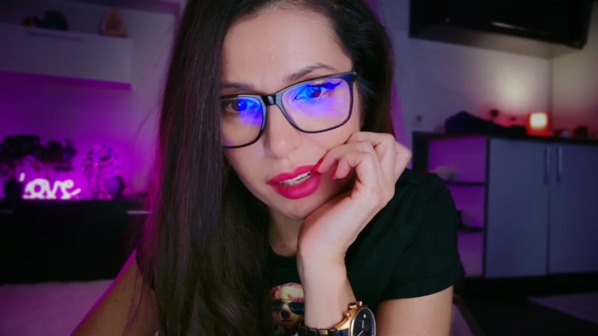Gallery image thumbnail from SmileyTinaa's myfreecams stream on, 12/04/2025, 14:09 image 11 of 20
