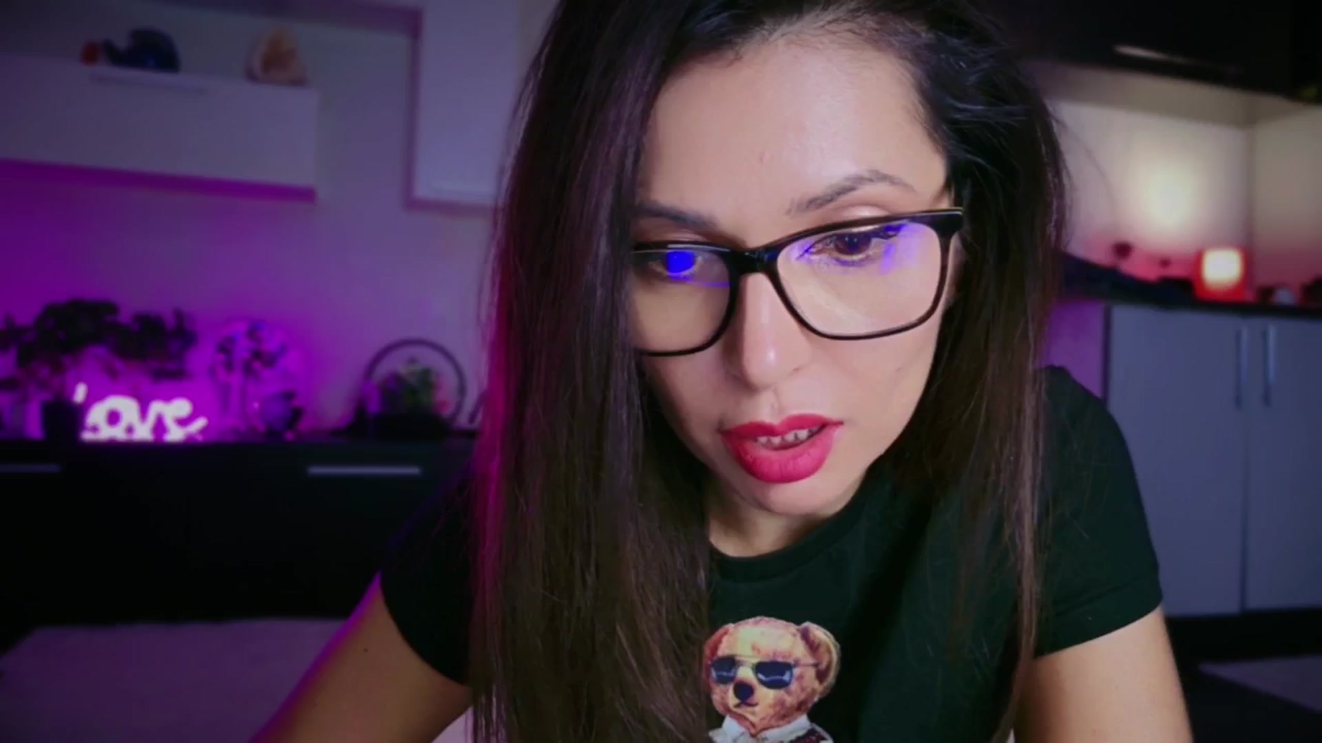 Gallery image thumbnail from SmileyTinaa's myfreecams stream on, 12/04/2025, 14:09 image 2 of 20