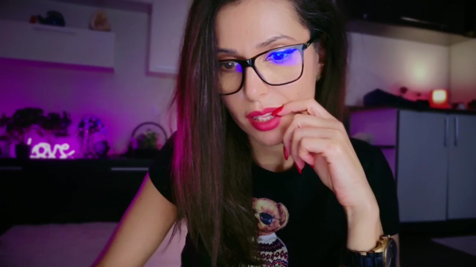 Gallery image thumbnail from SmileyTinaa's myfreecams stream on, 12/04/2025, 14:09 image 1 of 20