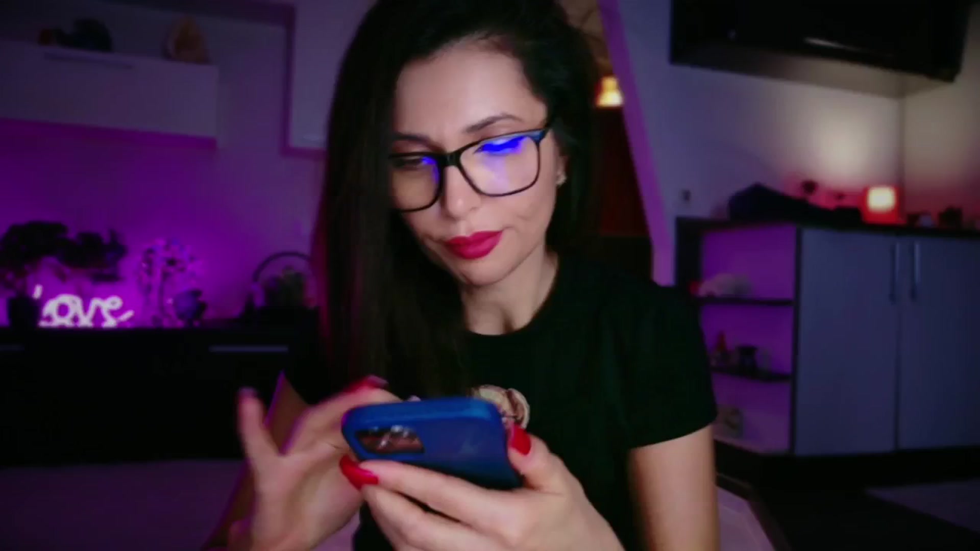 Gallery image thumbnail from SmileyTinaa's myfreecams stream on, 12/04/2025, 14:09 image 14 of 20