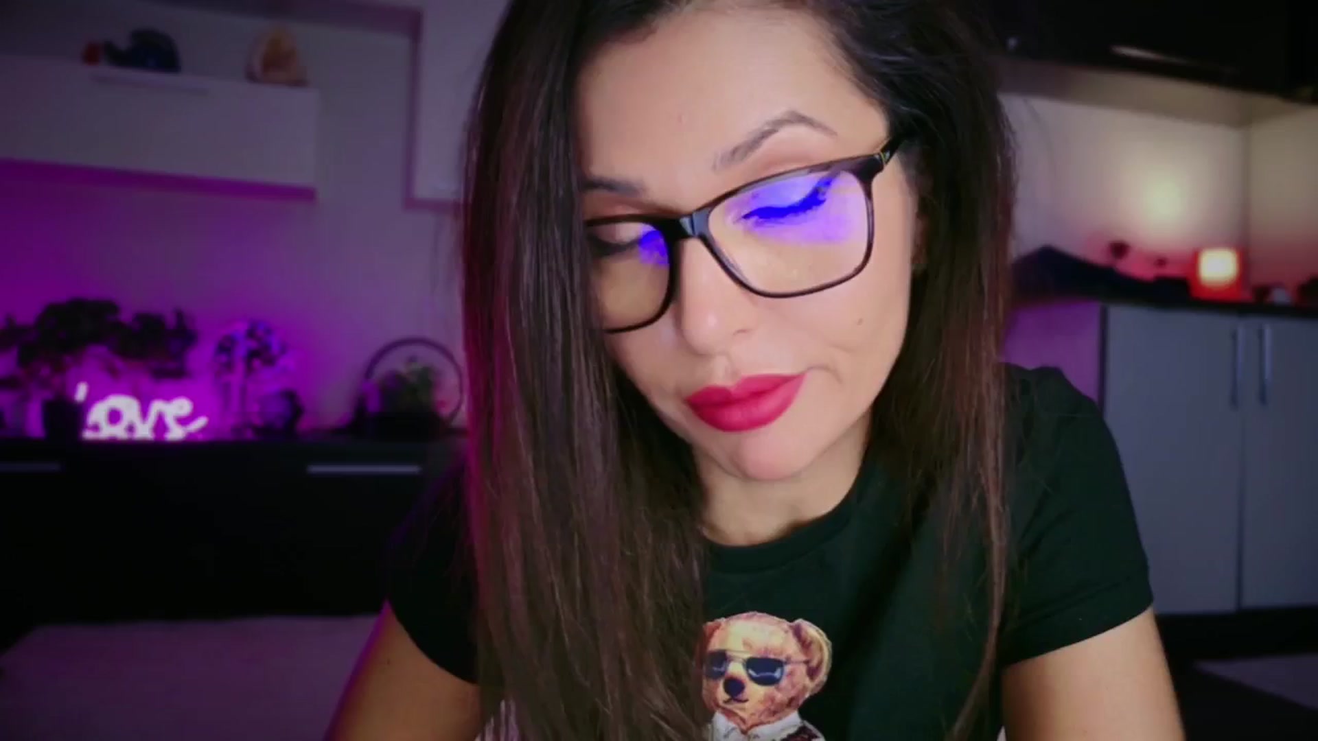 Gallery image thumbnail from SmileyTinaa's myfreecams stream on, 12/04/2025, 14:09 image 3 of 20