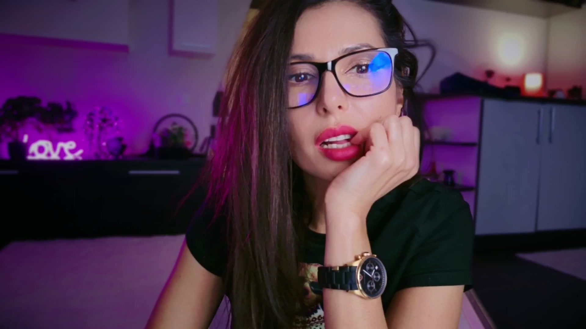 Gallery image thumbnail from SmileyTinaa's myfreecams stream on, 12/04/2025, 14:09 image 18 of 20