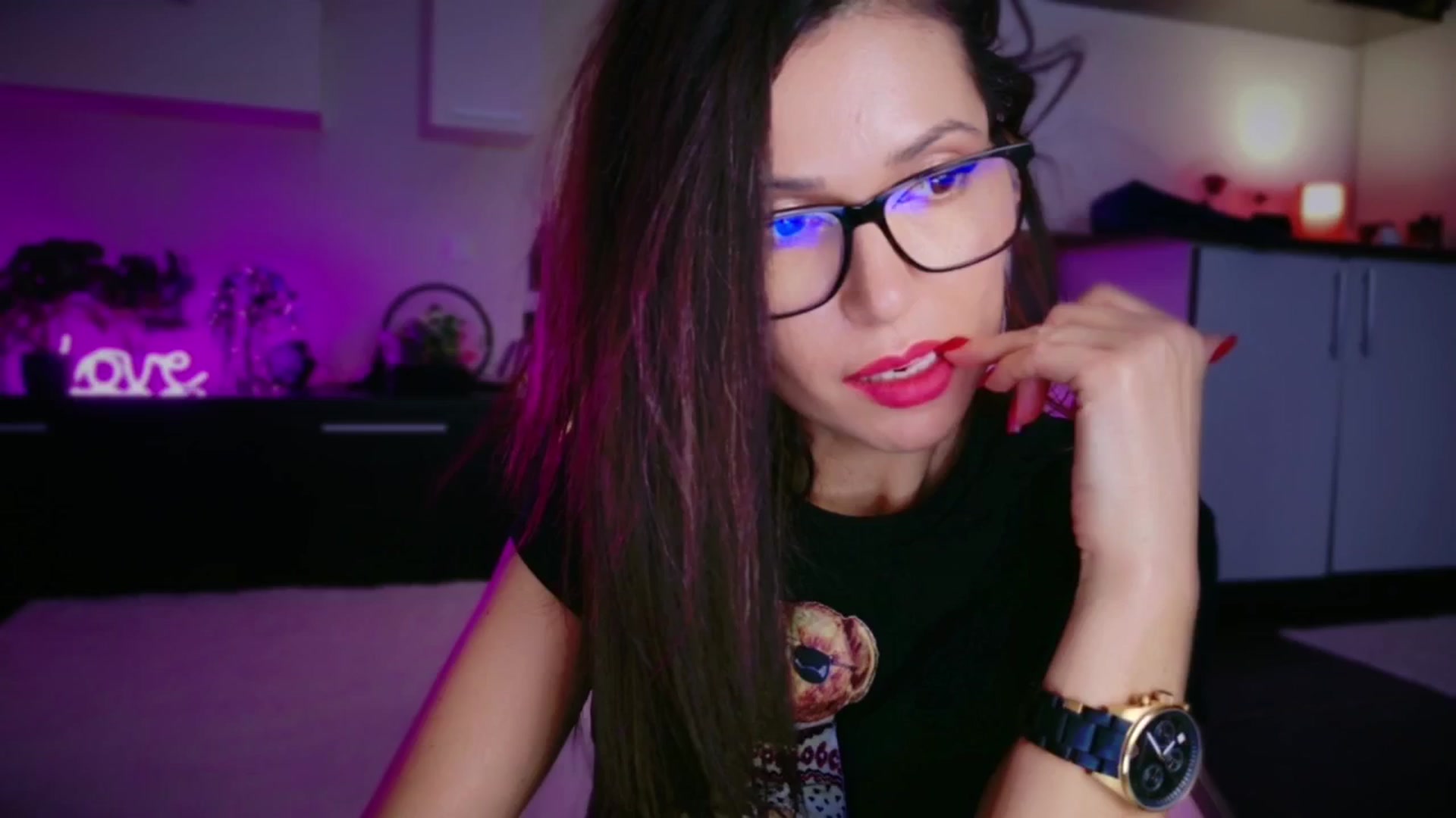 Gallery image thumbnail from SmileyTinaa's myfreecams stream on, 12/04/2025, 14:09 image 19 of 20