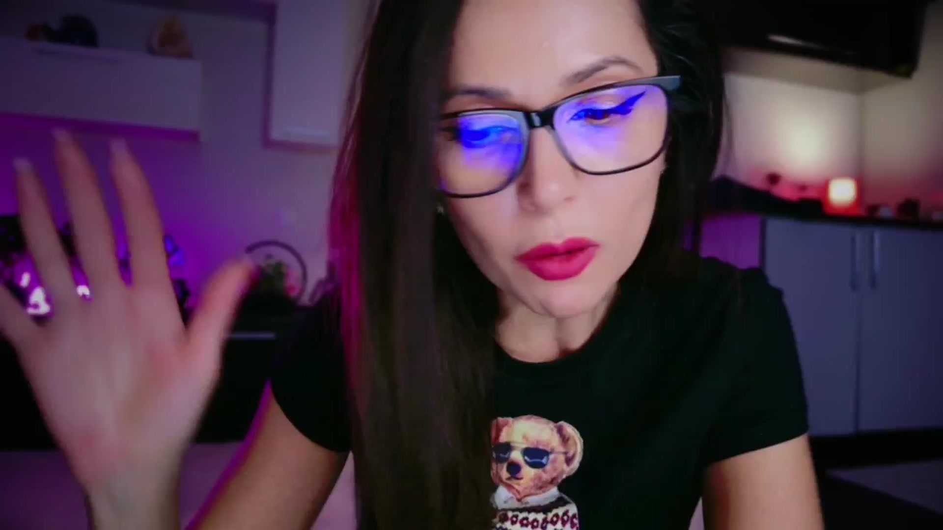 Gallery image thumbnail from SmileyTinaa's myfreecams stream on, 12/04/2025, 14:09 image 5 of 20