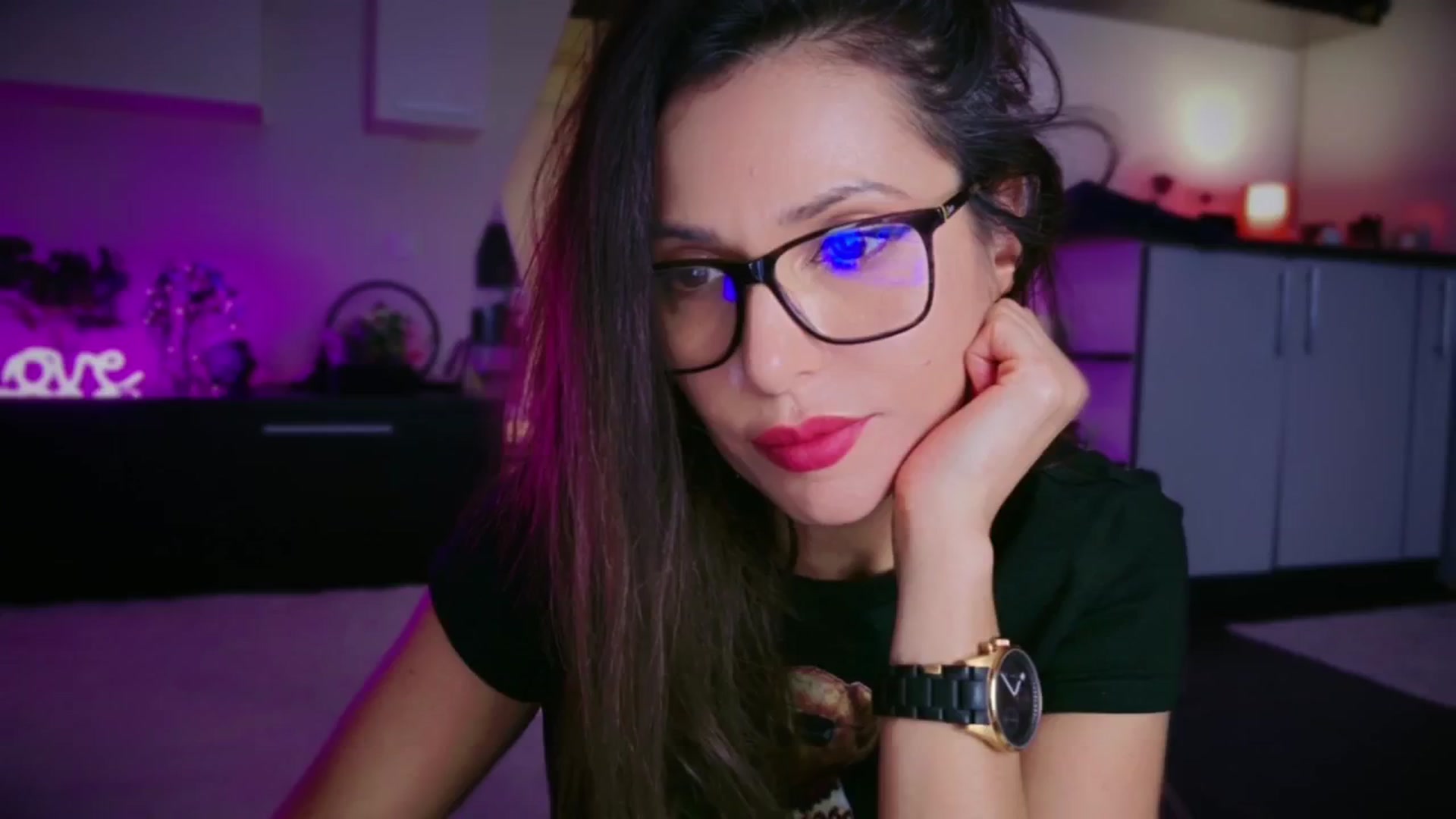 Gallery image thumbnail from SmileyTinaa's myfreecams stream on, 12/04/2025, 14:09 image 20 of 20