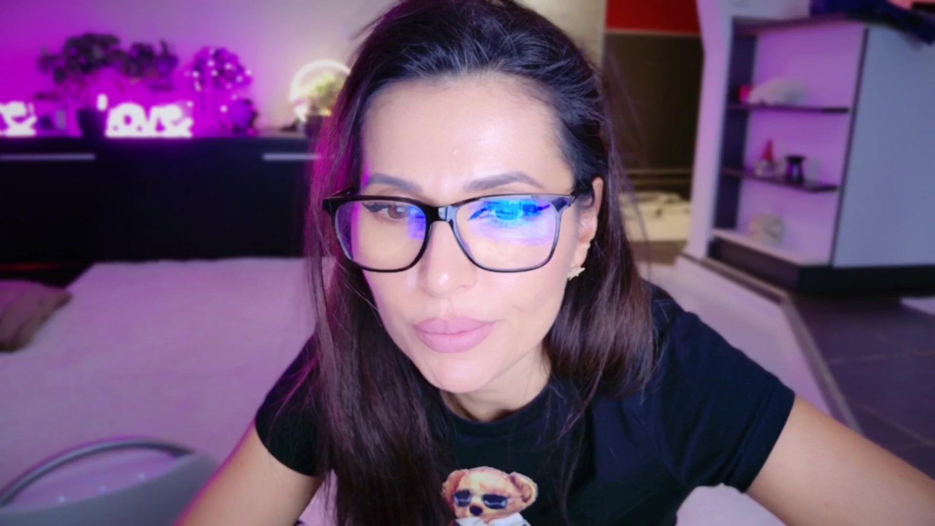 Gallery image thumbnail from SmileyTinaa's myfreecams stream on, 12/04/2025, 23:18 image 2 of 20