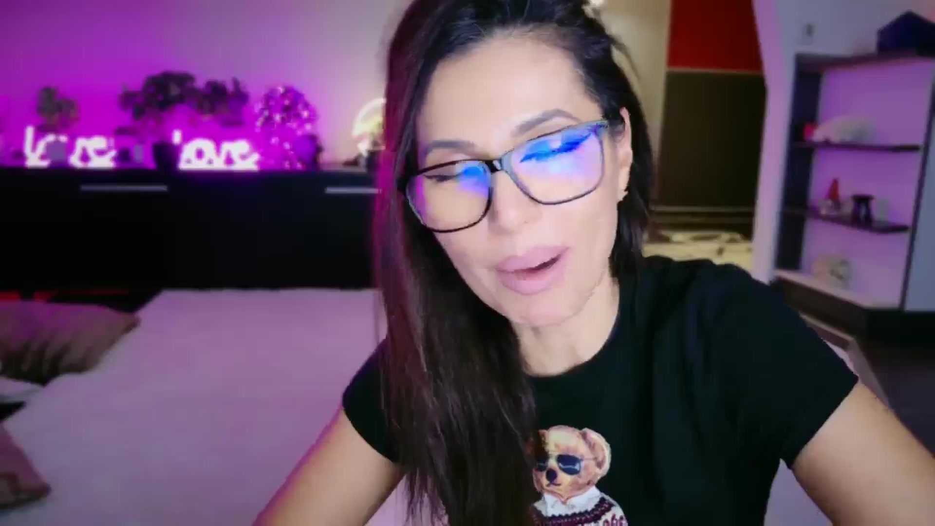 Gallery image thumbnail from SmileyTinaa's myfreecams stream on, 12/04/2025, 23:18 image 11 of 20