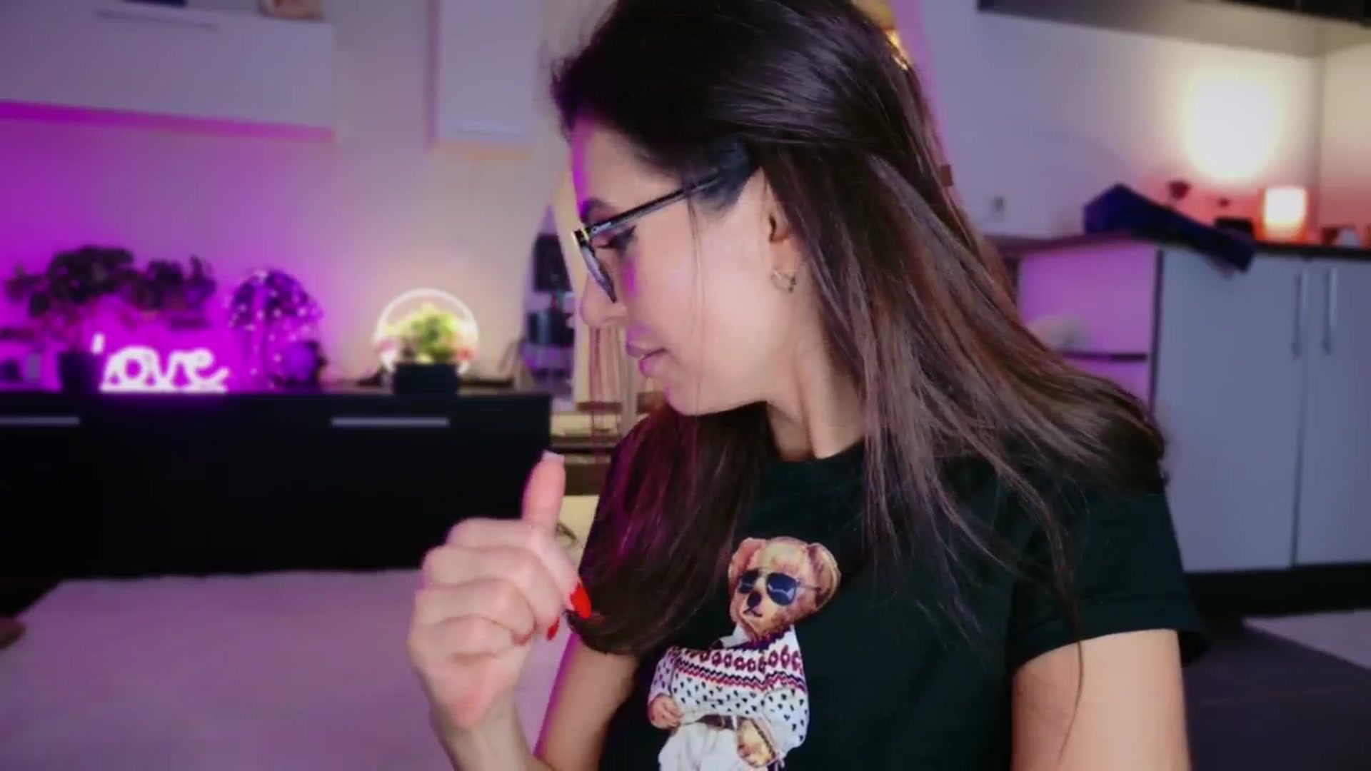 Gallery image thumbnail from SmileyTinaa's myfreecams stream on, 12/04/2025, 23:18 image 5 of 20