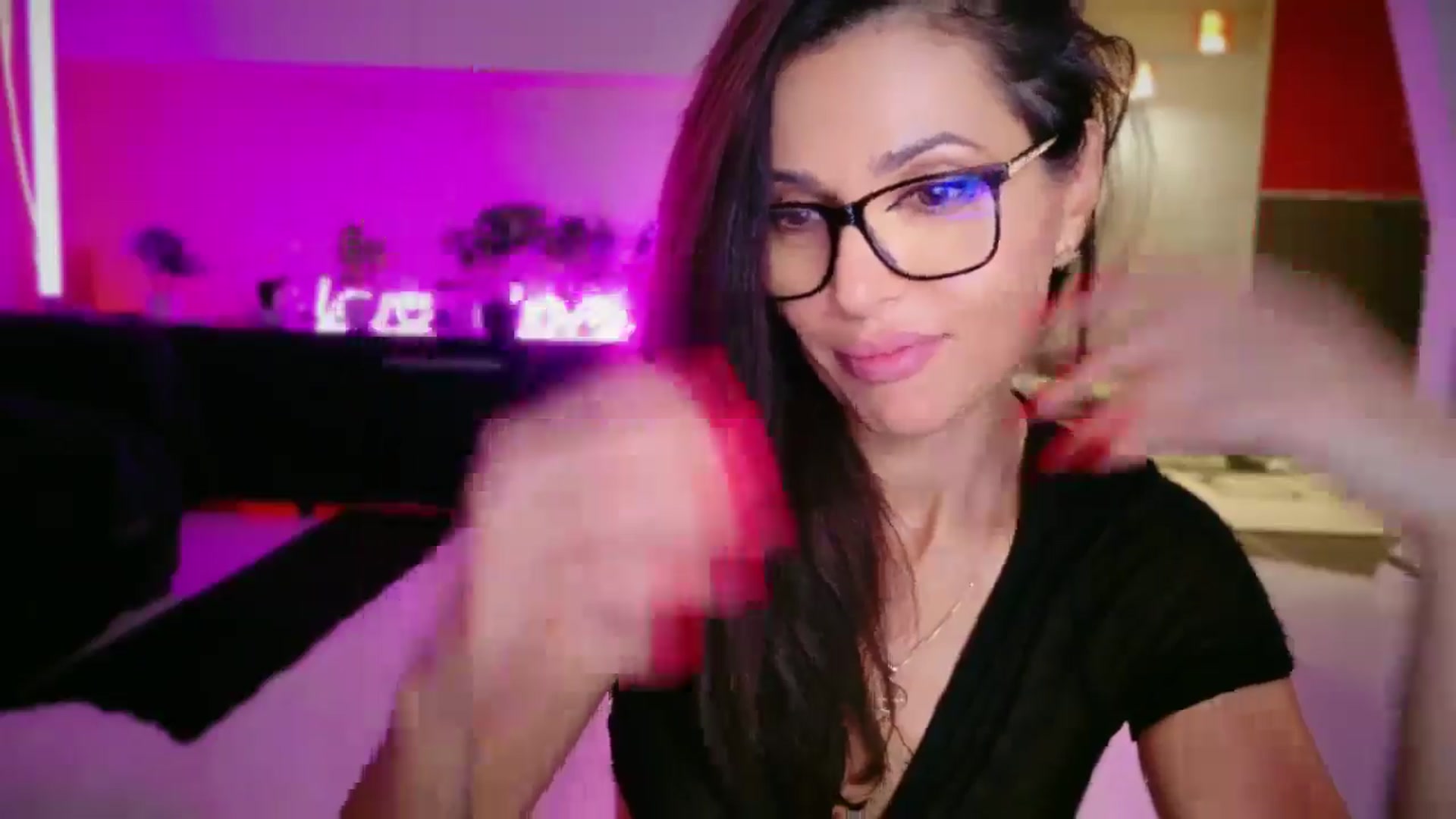 Gallery image thumbnail from SmileyTinaa's myfreecams stream on, 12/05/2025, 06:55 image 20 of 20