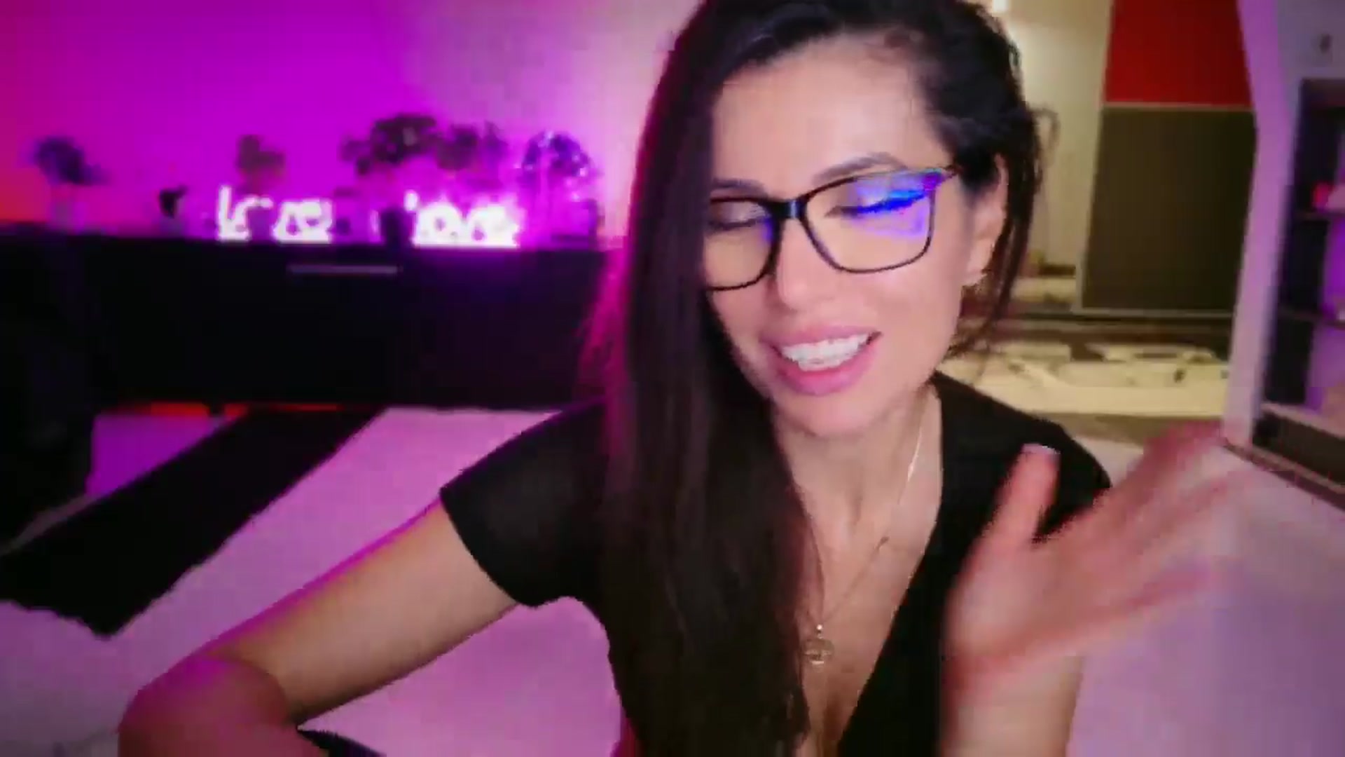Gallery image thumbnail from SmileyTinaa's myfreecams stream on, 12/05/2025, 06:55 image 19 of 20