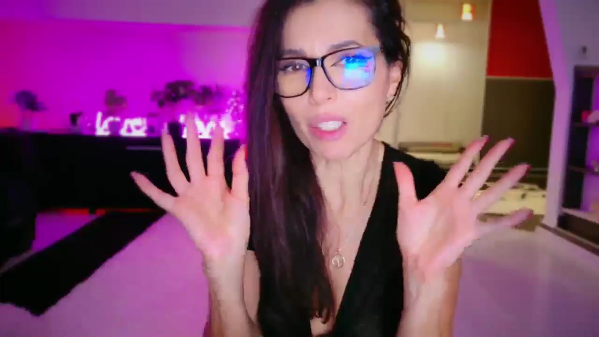 Gallery image thumbnail from SmileyTinaa's myfreecams stream on, 12/05/2025, 06:55 image 2 of 20
