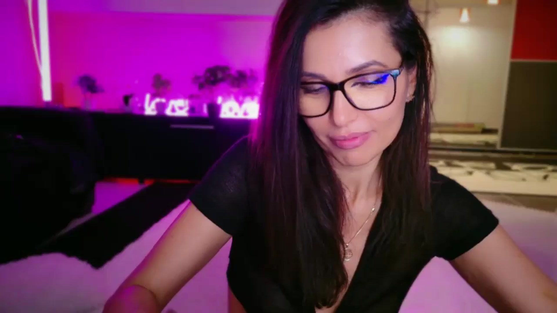 Gallery image thumbnail from SmileyTinaa's myfreecams stream on, 12/05/2025, 06:55 image 15 of 20