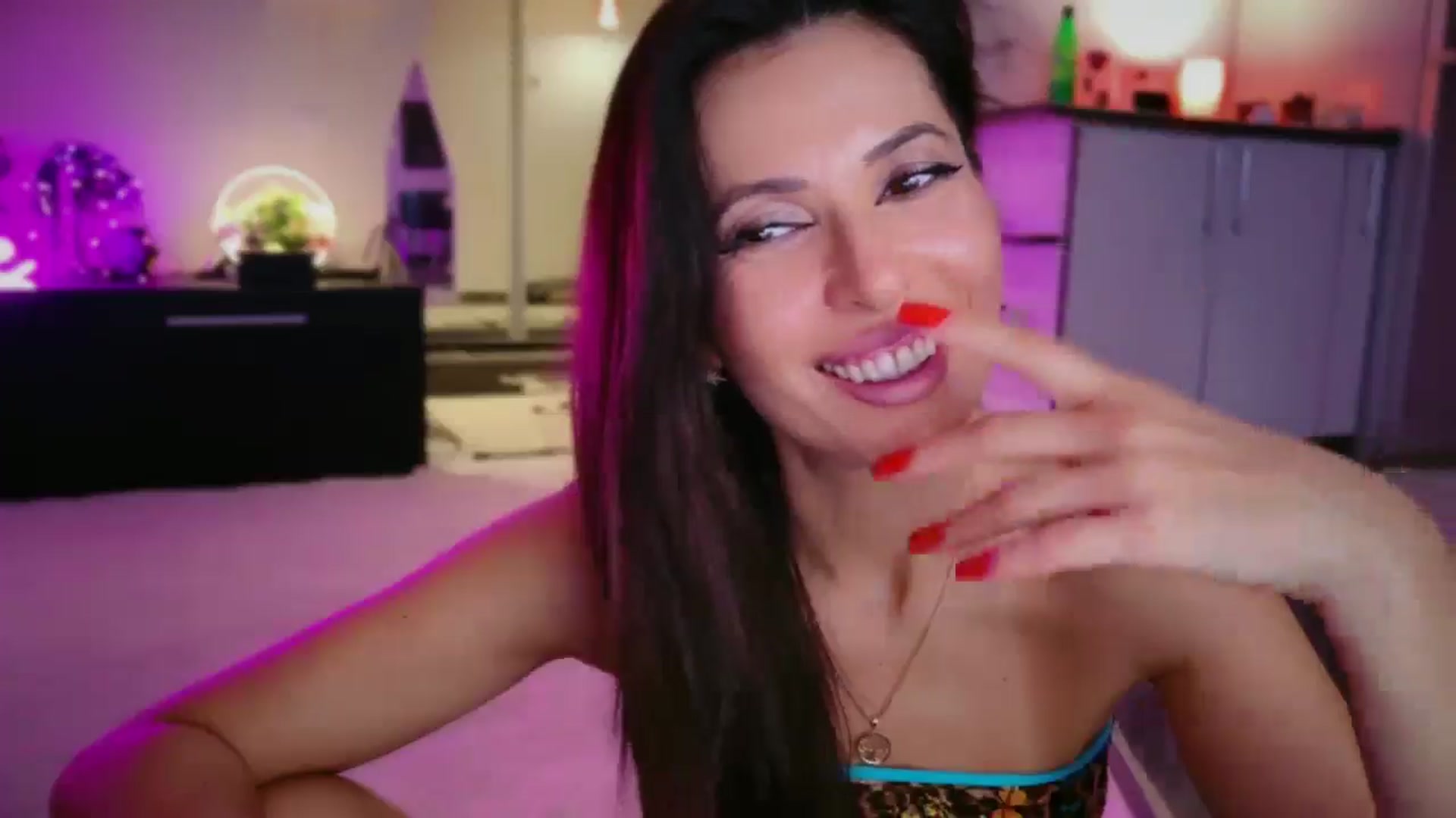 Gallery image thumbnail from SmileyTinaa's myfreecams stream on, 12/06/2025, 04:05 image 11 of 20