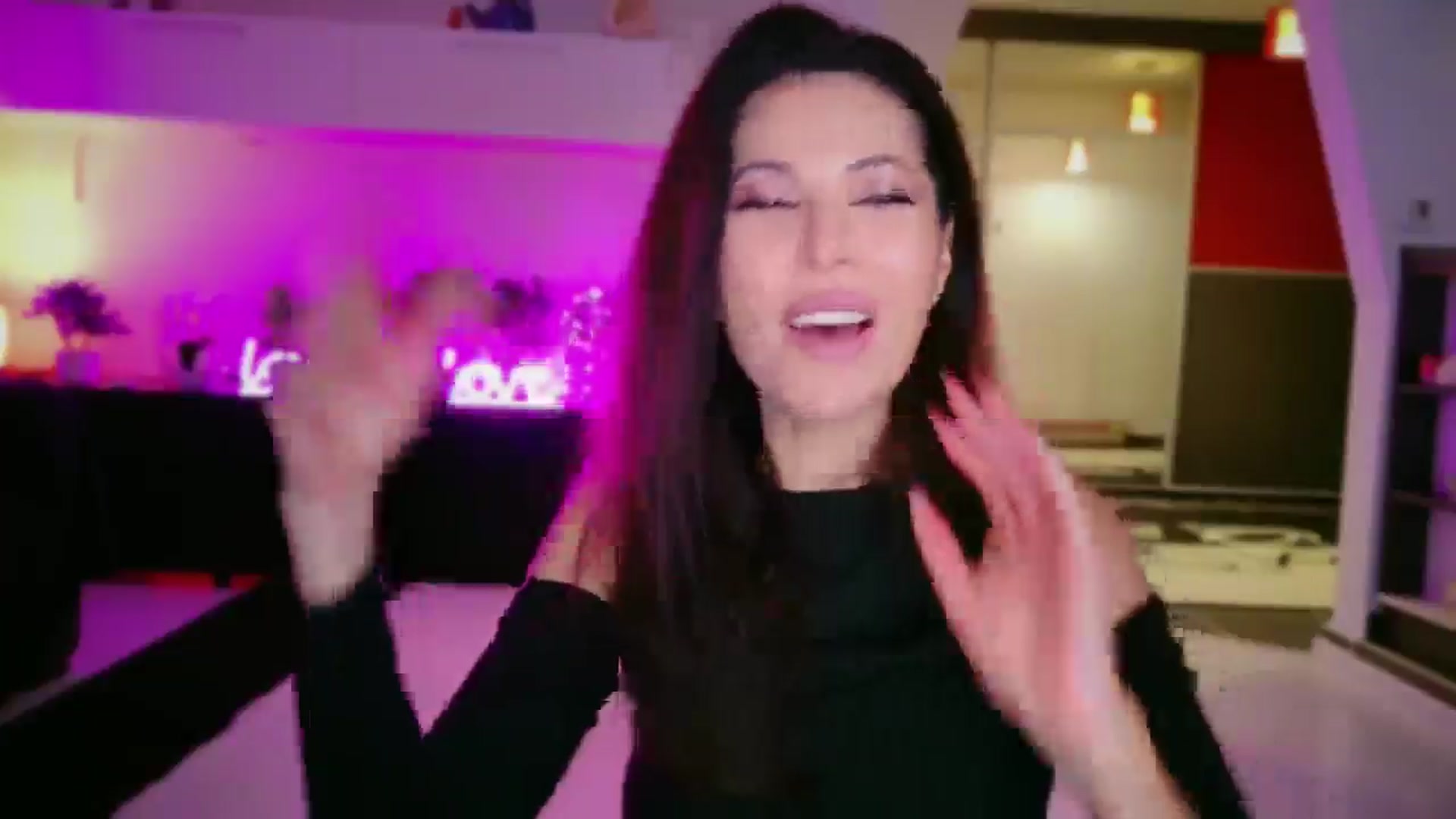 Gallery image thumbnail from SmileyTinaa's myfreecams stream on, 12/12/2025, 24:03 image 12 of 20